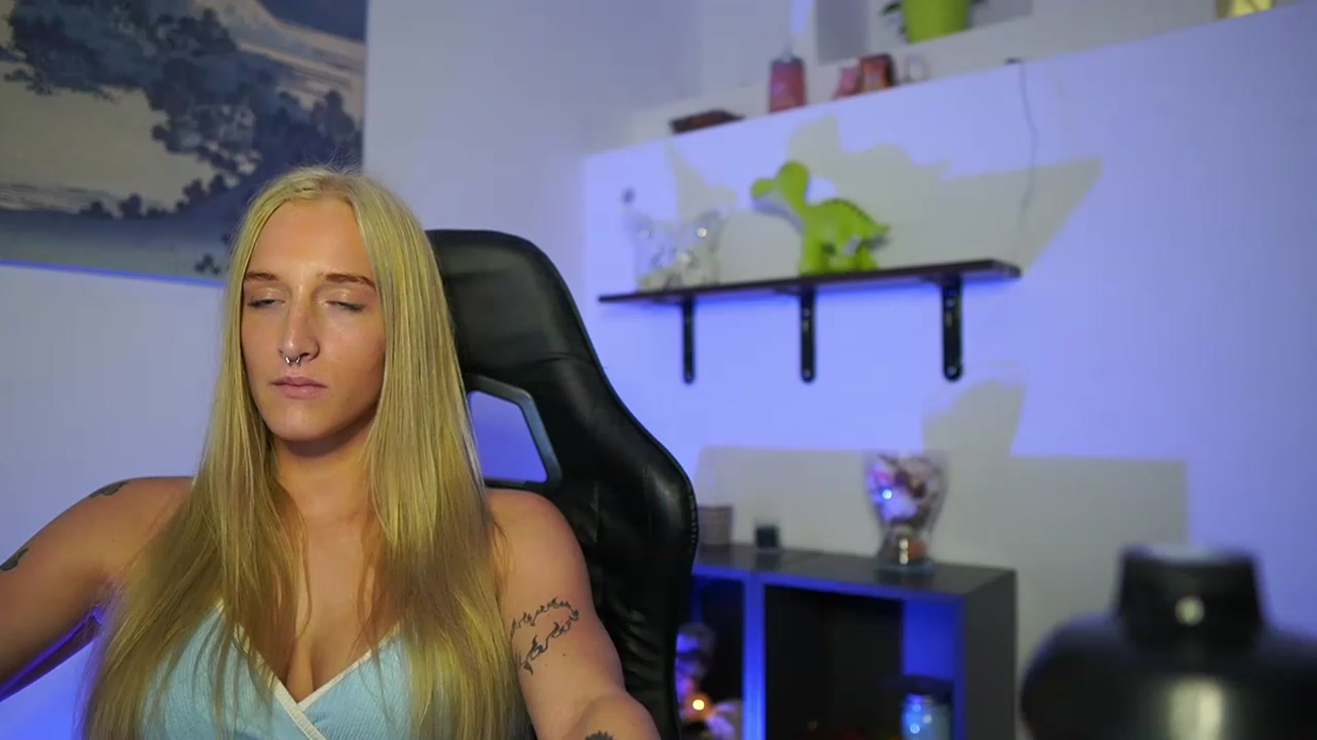 Gallery image thumbnail from NicoletteShea's myfreecams stream on, 03/21/2023, 19:06 image 17 of 20