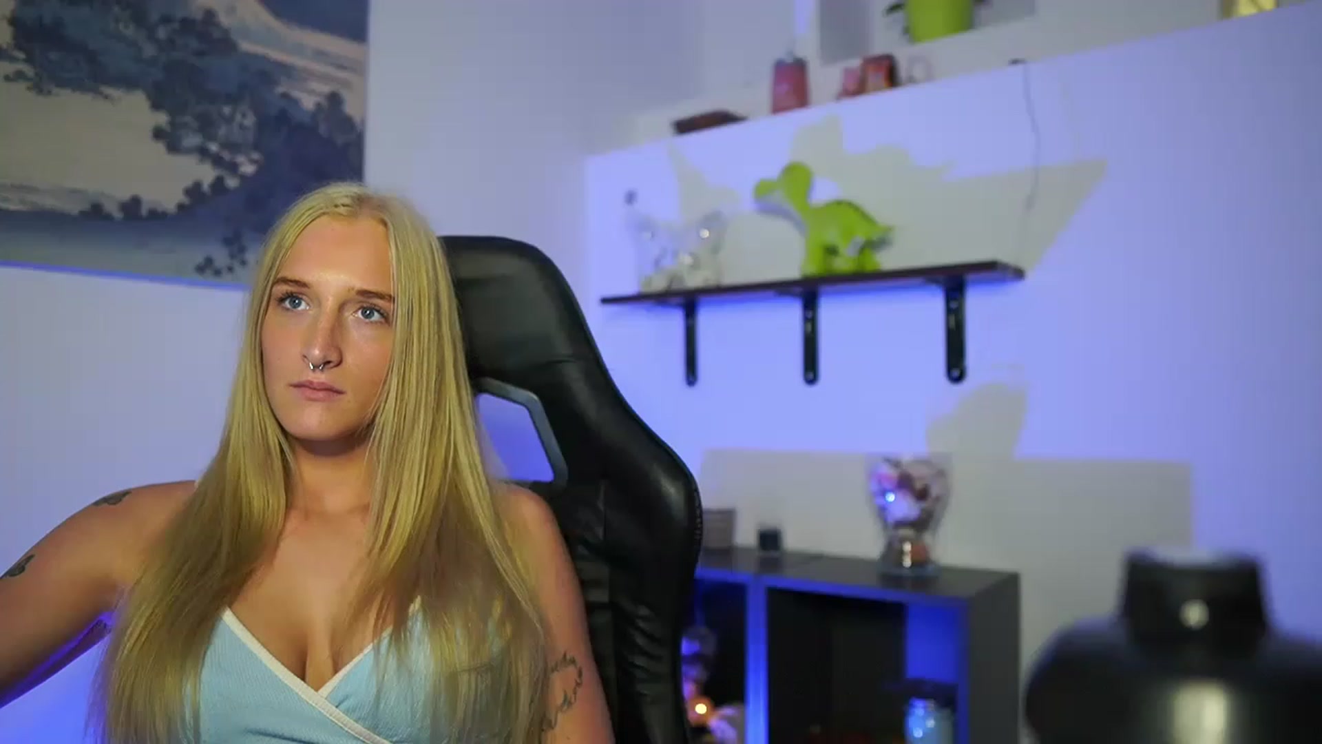 Gallery image thumbnail from NicoletteShea's myfreecams stream on, 03/21/2023, 19:06 image 18 of 20