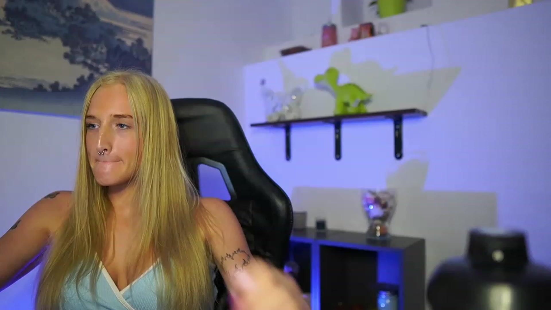 Gallery image thumbnail from NicoletteShea's myfreecams stream on, 03/21/2023, 19:06 image 16 of 20