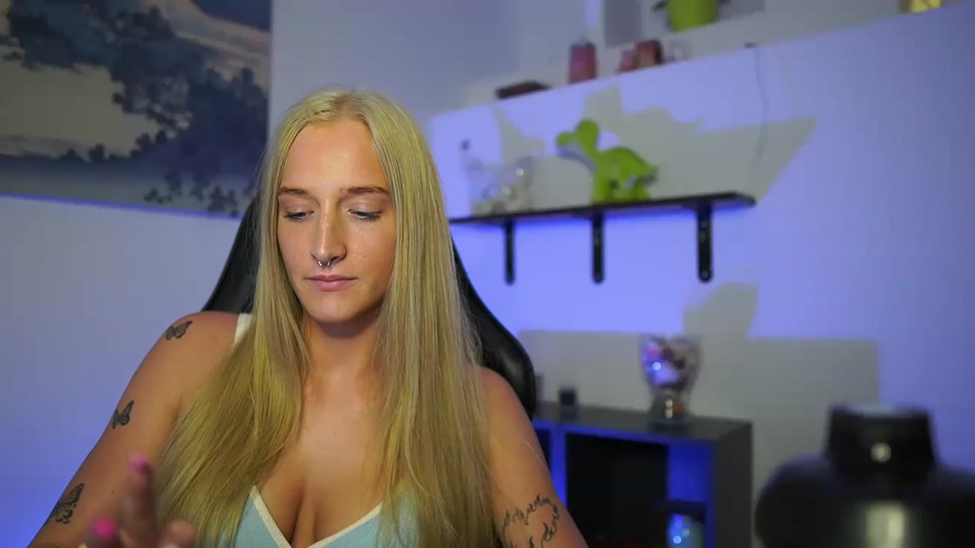 Gallery image thumbnail from NicoletteShea's myfreecams stream on, 03/21/2023, 19:06 image 19 of 20