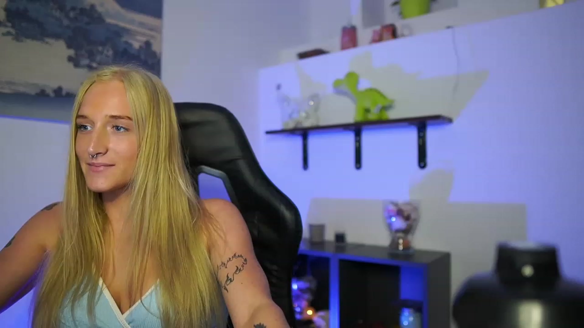Gallery image thumbnail from NicoletteShea's myfreecams stream on, 03/21/2023, 19:06 image 15 of 20