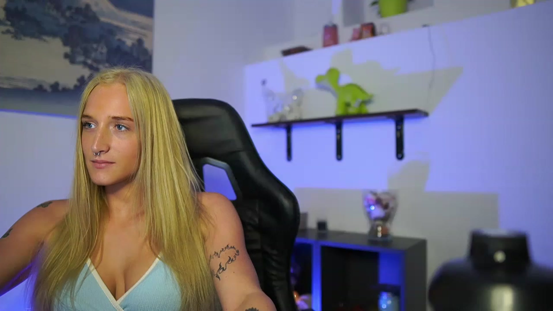 Gallery image thumbnail from NicoletteShea's myfreecams stream on, 03/21/2023, 19:06 image 14 of 20