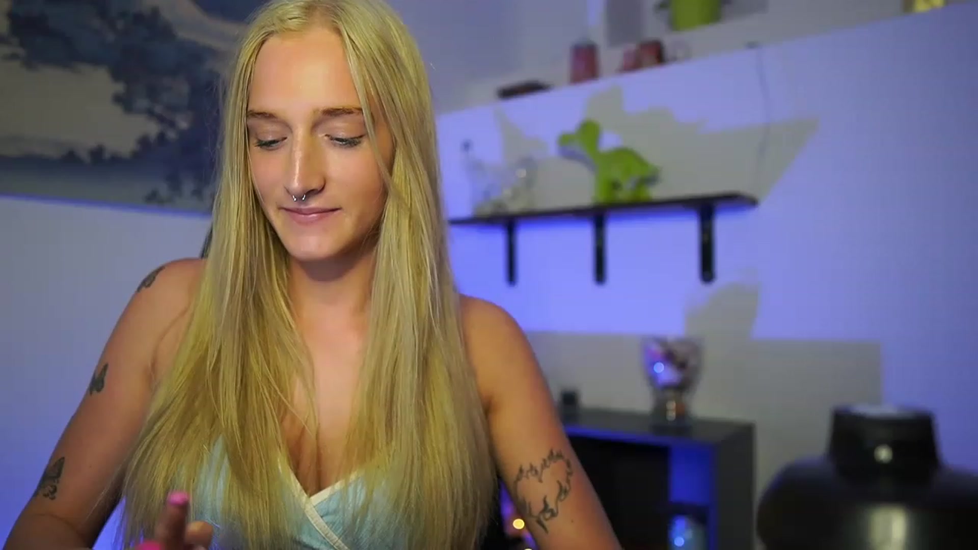 Gallery image thumbnail from NicoletteShea's myfreecams stream on, 03/21/2023, 19:06 image 10 of 20