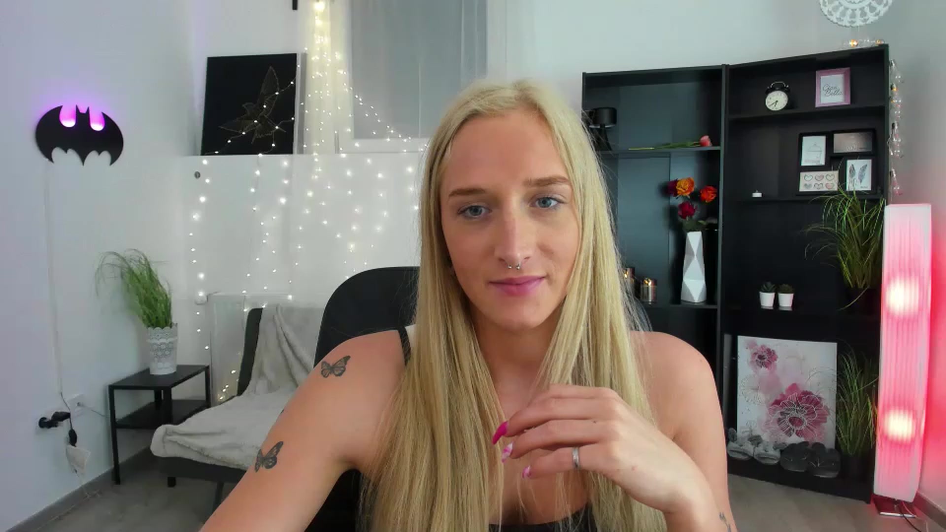 Gallery image thumbnail from NicoletteShea's myfreecams stream on, 03/22/2023, 17:03 image 2 of 20
