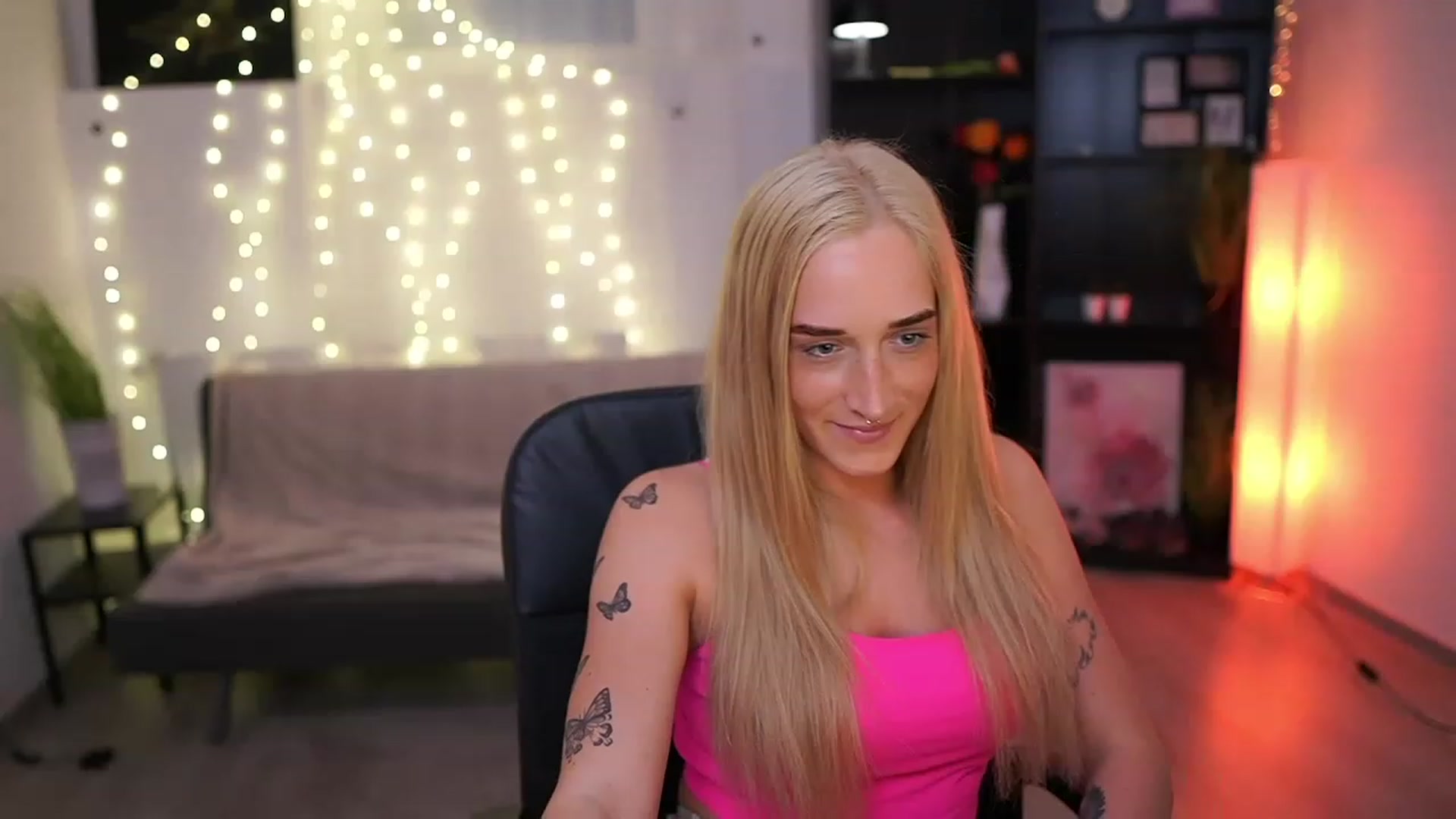 Gallery image thumbnail from NicoletteShea's myfreecams stream on, 03/26/2023, 14:25 image 18 of 20
