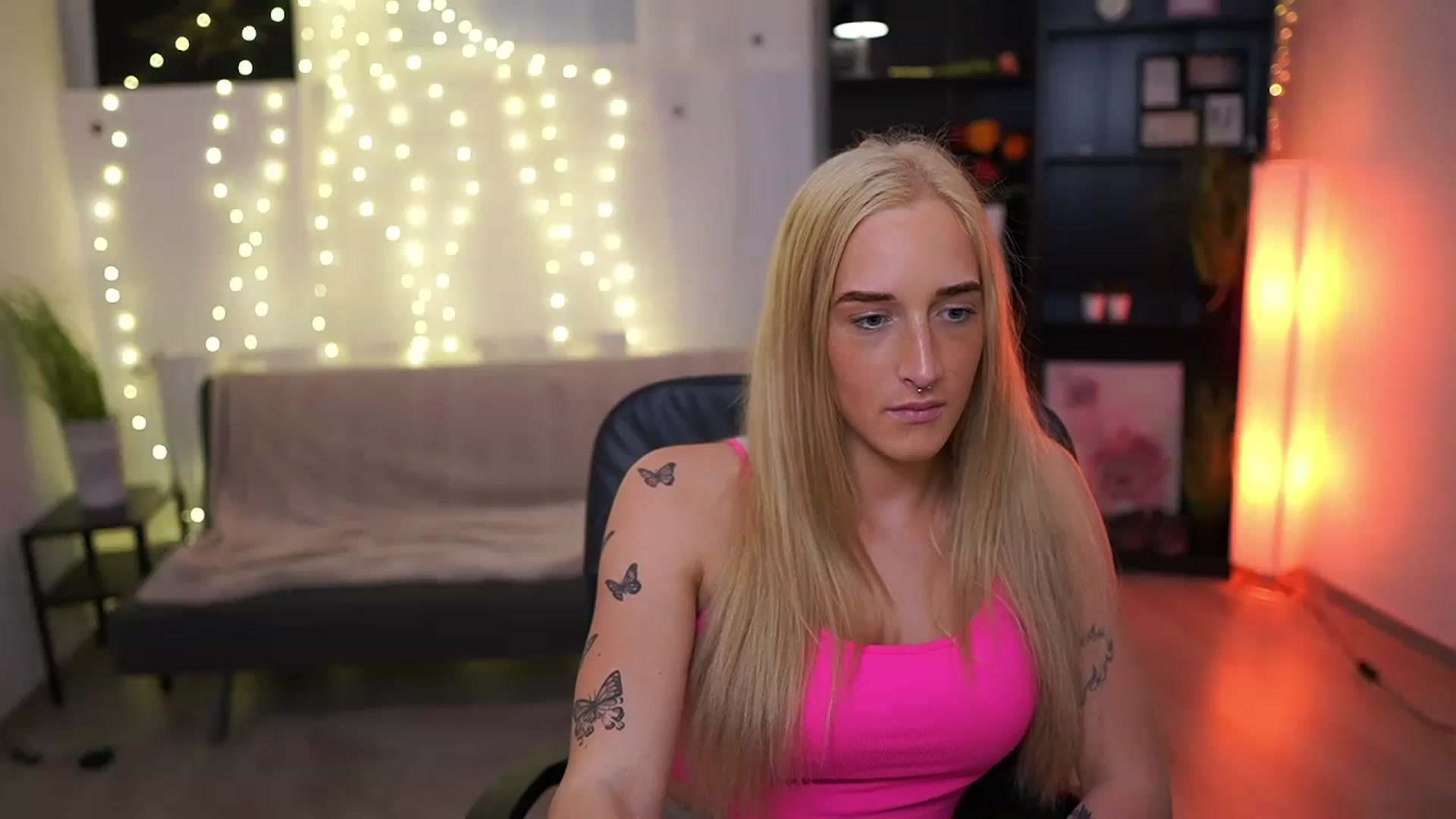 Gallery image thumbnail from NicoletteShea's myfreecams stream on, 03/26/2023, 14:25 image 11 of 20