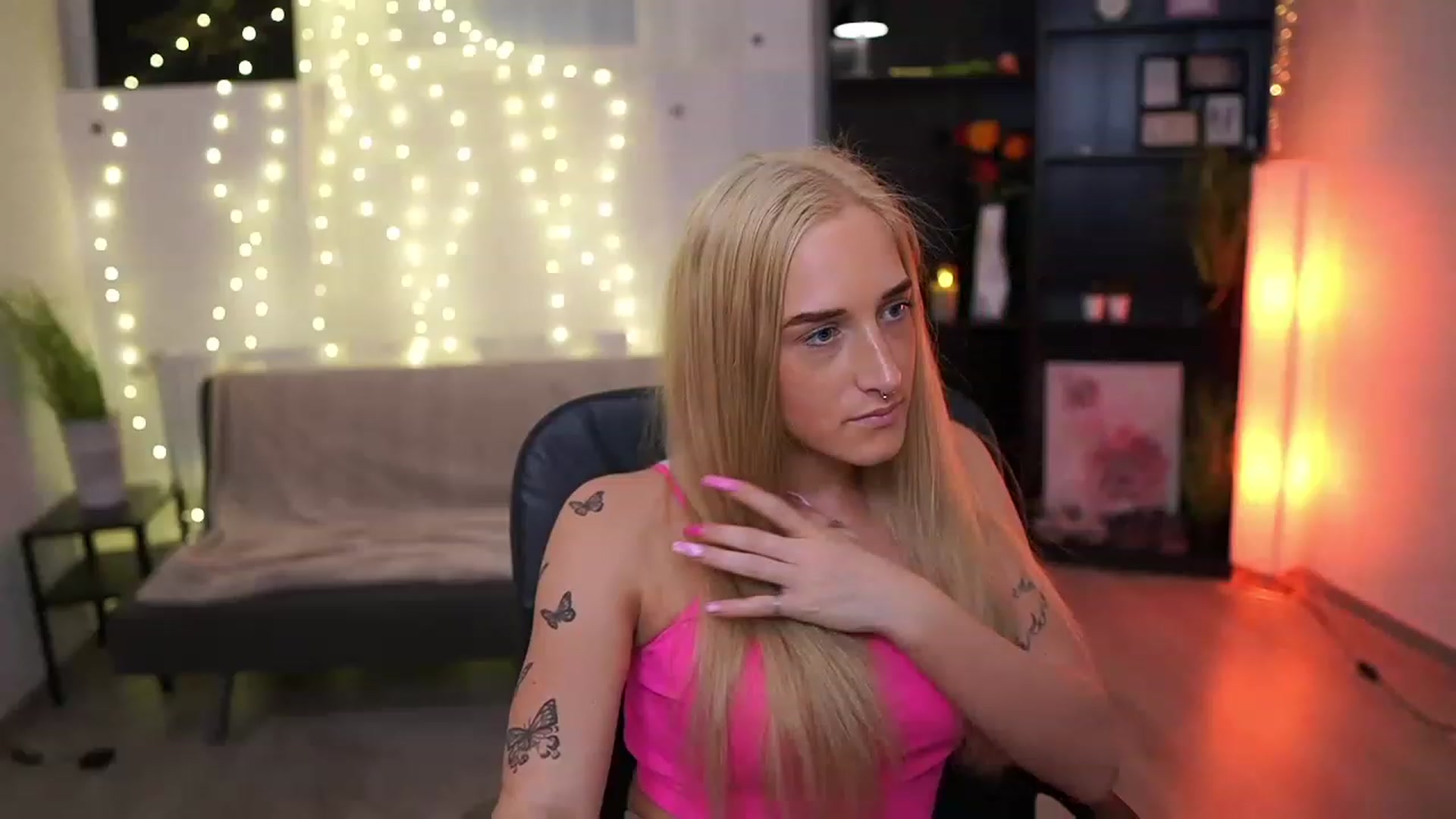 Gallery image thumbnail from NicoletteShea's myfreecams stream on, 03/26/2023, 14:25 image 12 of 20