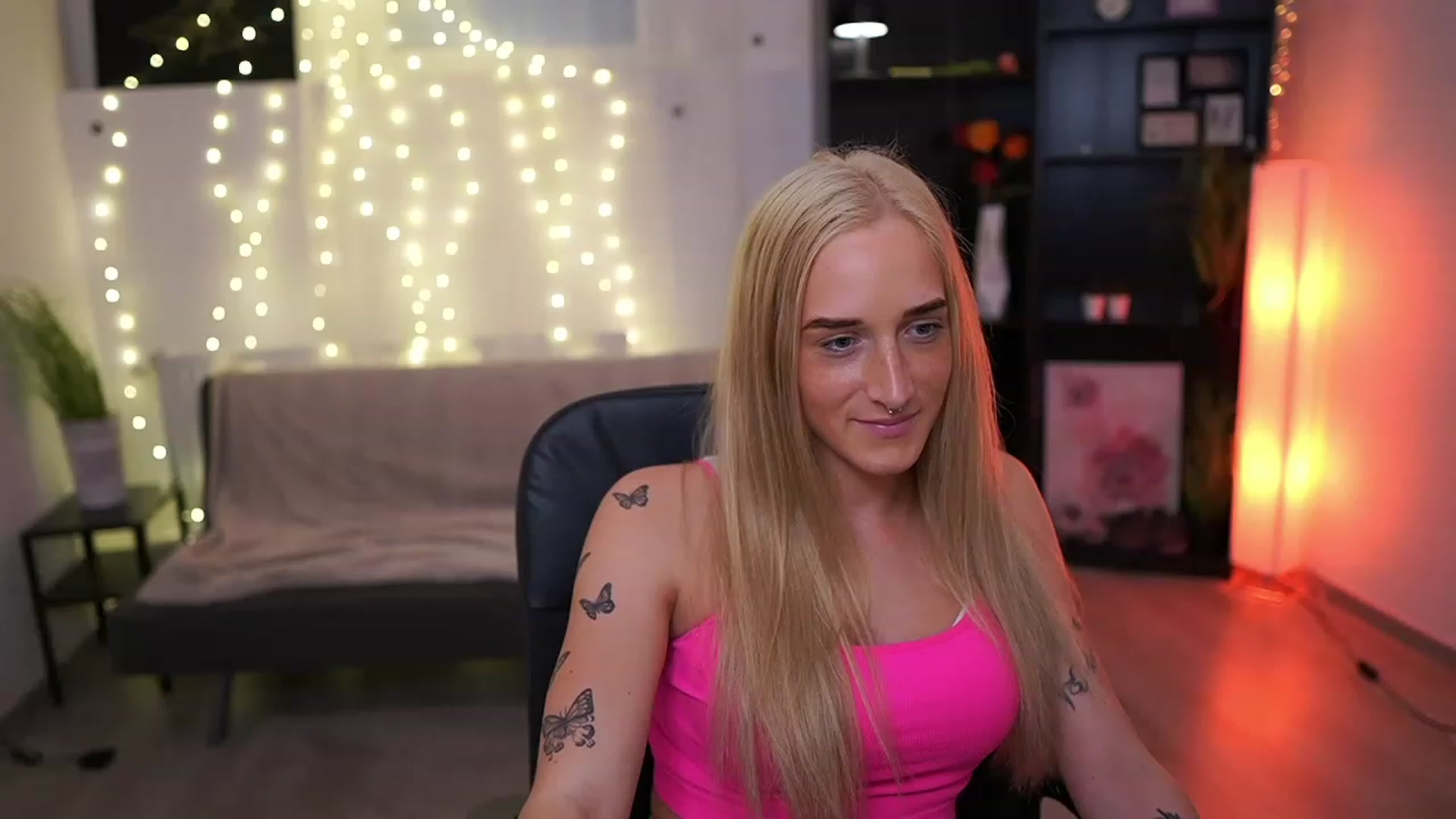 Gallery image thumbnail from NicoletteShea's myfreecams stream on, 03/26/2023, 14:25 image 14 of 20