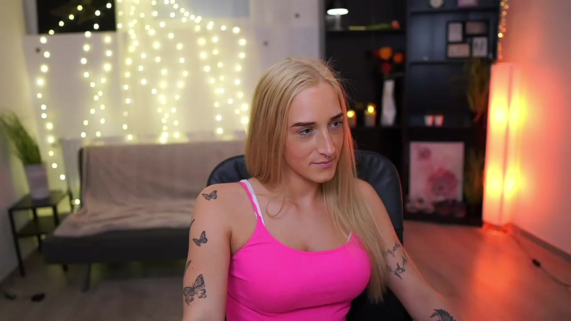 Gallery image thumbnail from NicoletteShea's myfreecams stream on, 03/26/2023, 14:25 image 6 of 20
