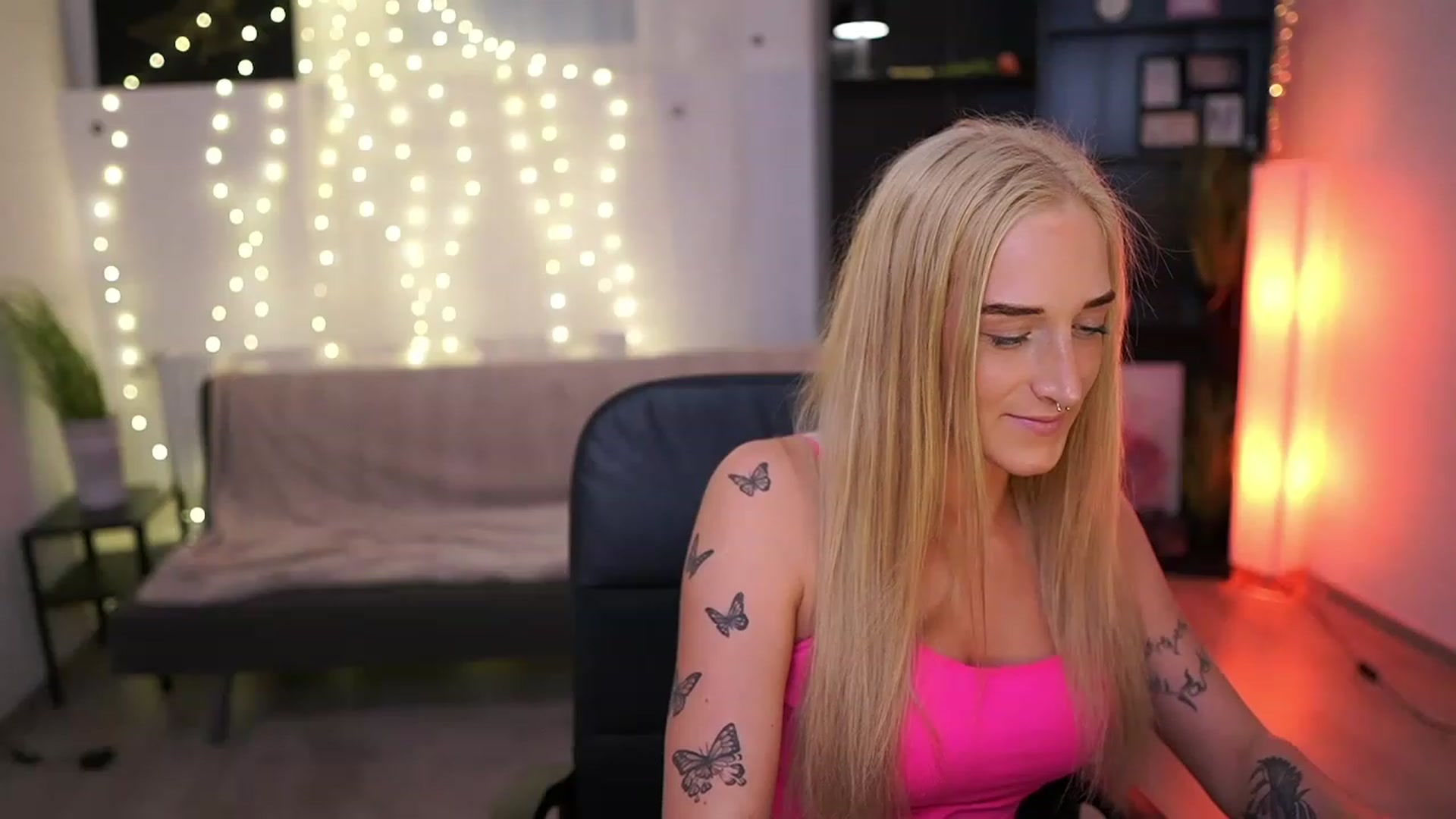 Gallery image thumbnail from NicoletteShea's myfreecams stream on, 03/26/2023, 14:25 image 15 of 20