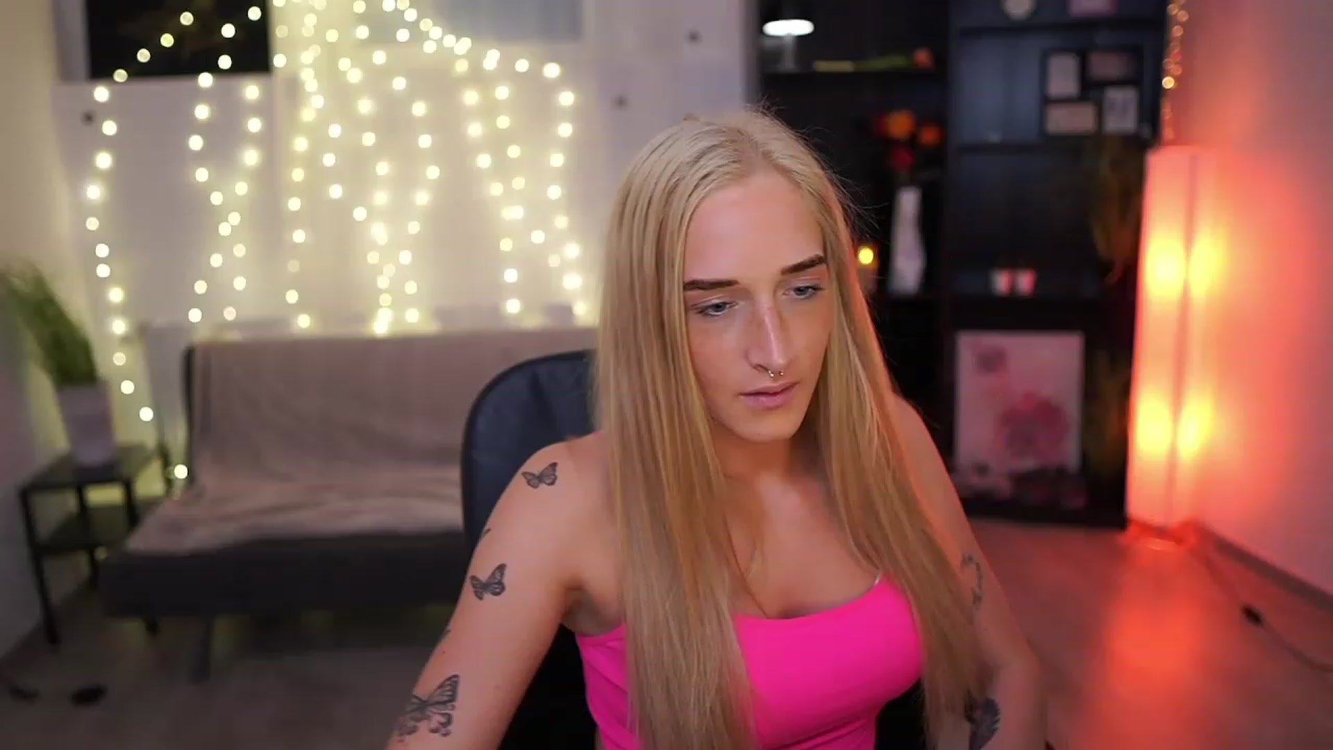 Gallery image thumbnail from NicoletteShea's myfreecams stream on, 03/26/2023, 14:25 image 16 of 20