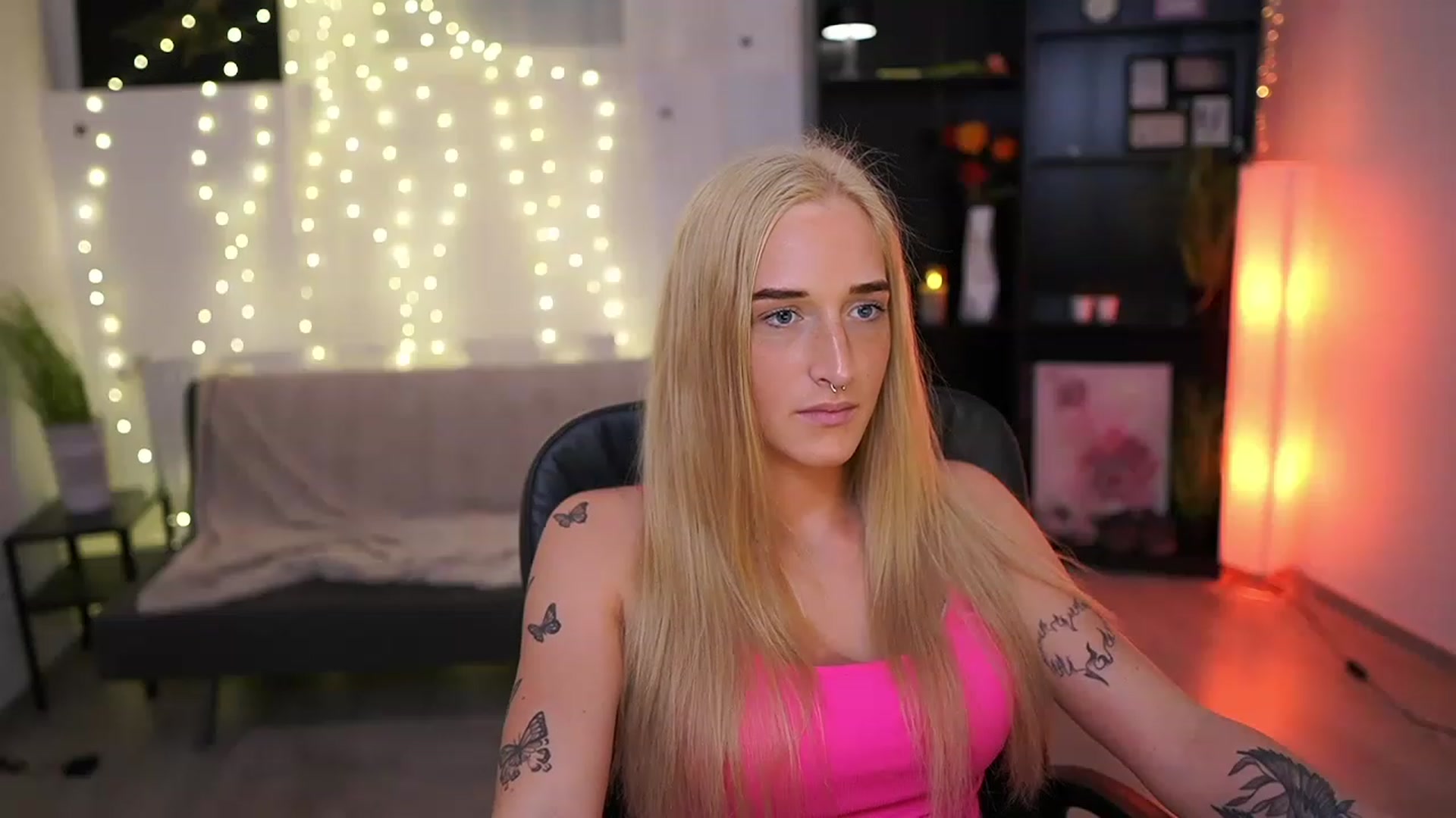 Gallery image thumbnail from NicoletteShea's myfreecams stream on, 03/26/2023, 18:00 image 6 of 20