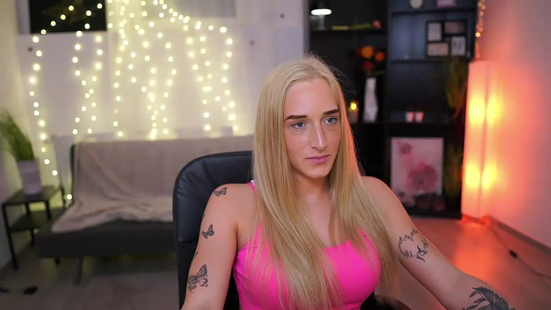 Gallery image thumbnail from NicoletteShea's myfreecams stream on, 03/26/2023, 18:00 image 9 of 20
