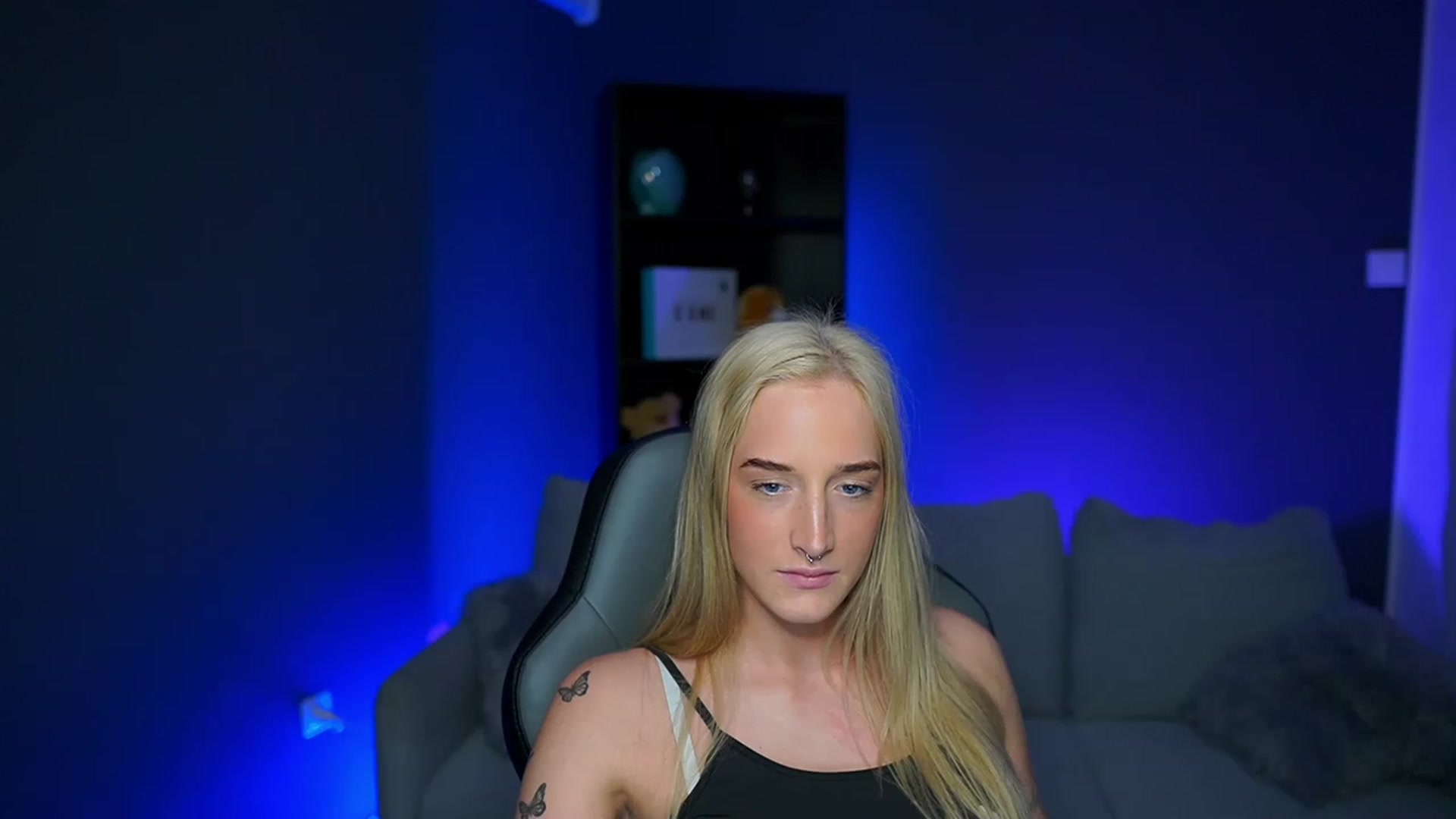 Gallery image thumbnail from NicoletteShea's myfreecams stream on, 04/05/2023, 09:05 image 10 of 20