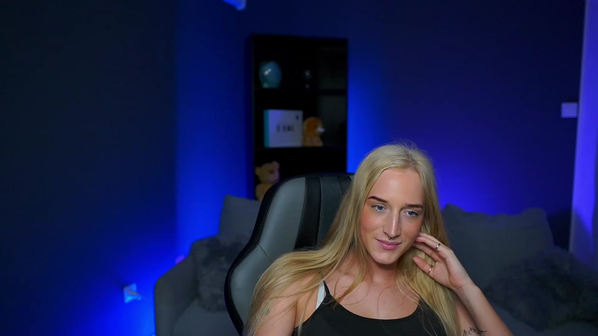 Gallery image thumbnail from NicoletteShea's myfreecams stream on, 04/05/2023, 10:58 image 10 of 20