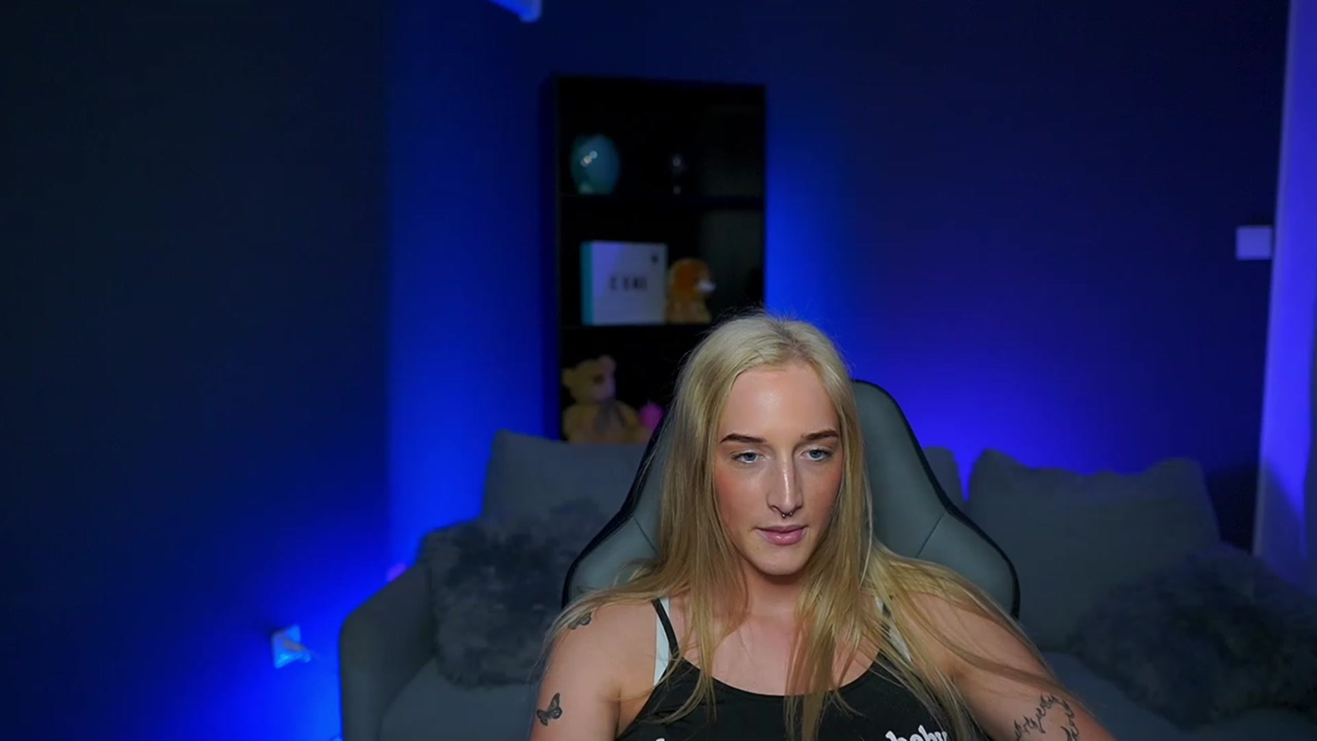 Gallery image thumbnail from NicoletteShea's myfreecams stream on, 04/05/2023, 10:58 image 16 of 20