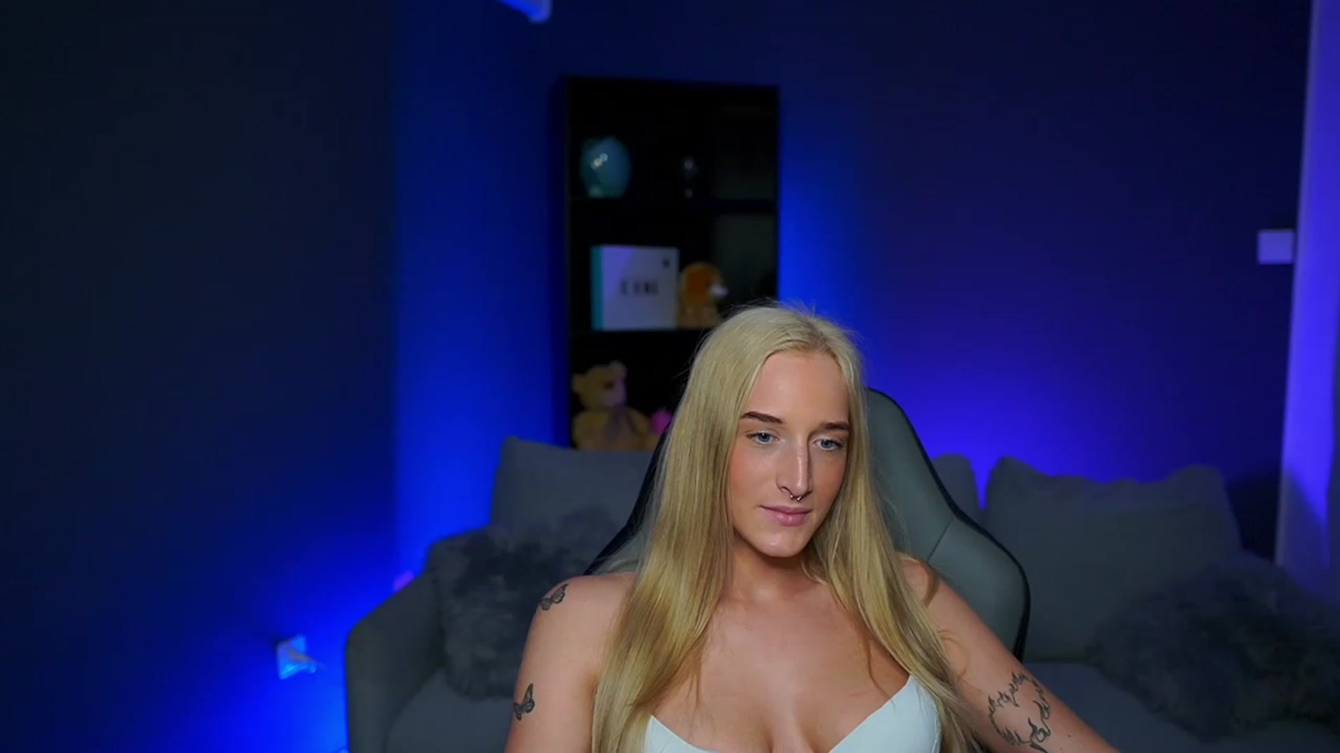Gallery image thumbnail from NicoletteShea's myfreecams stream on, 04/05/2023, 10:58 image 3 of 20