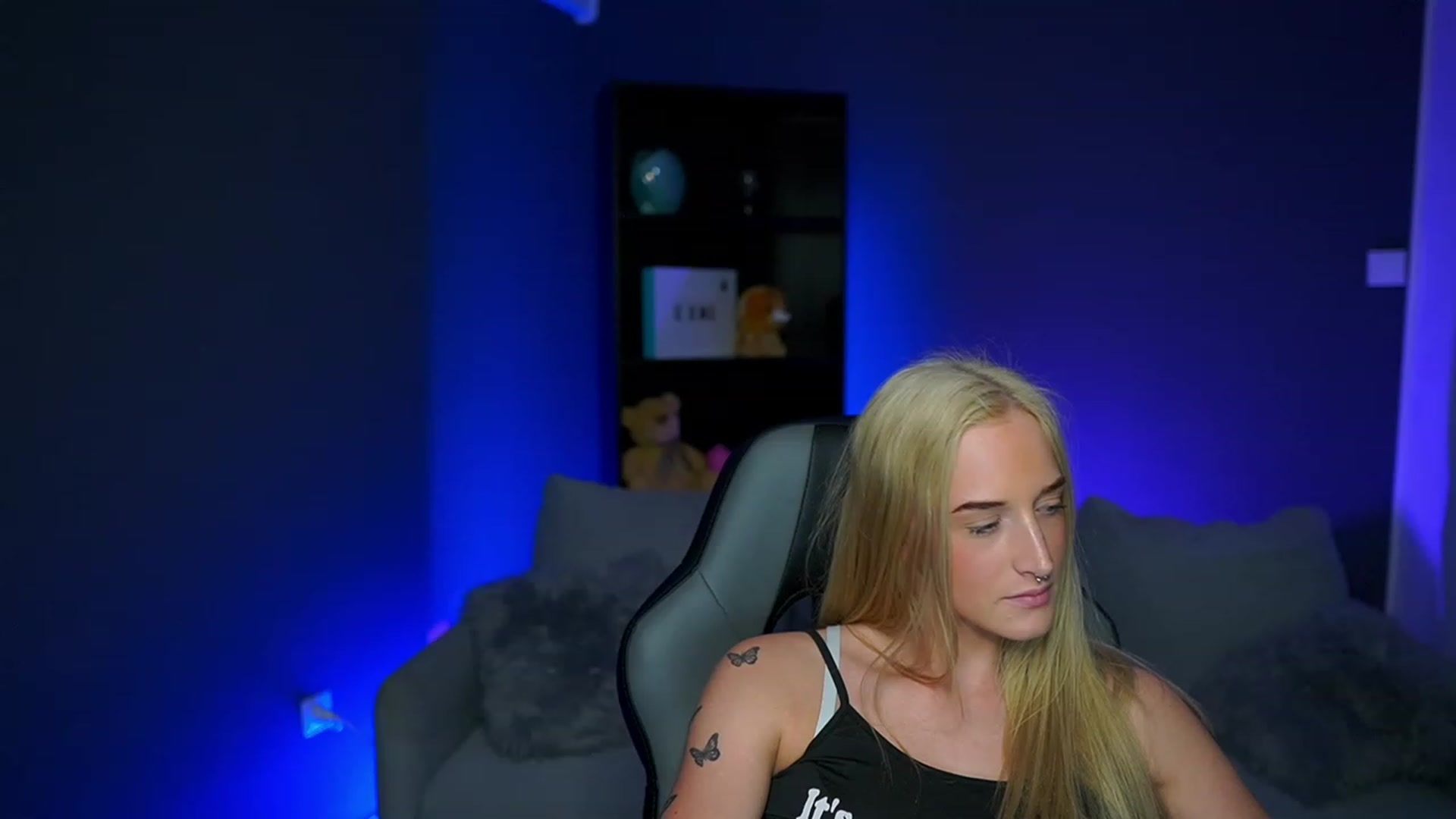 Gallery image thumbnail from NicoletteShea's myfreecams stream on, 04/05/2023, 10:58 image 15 of 20