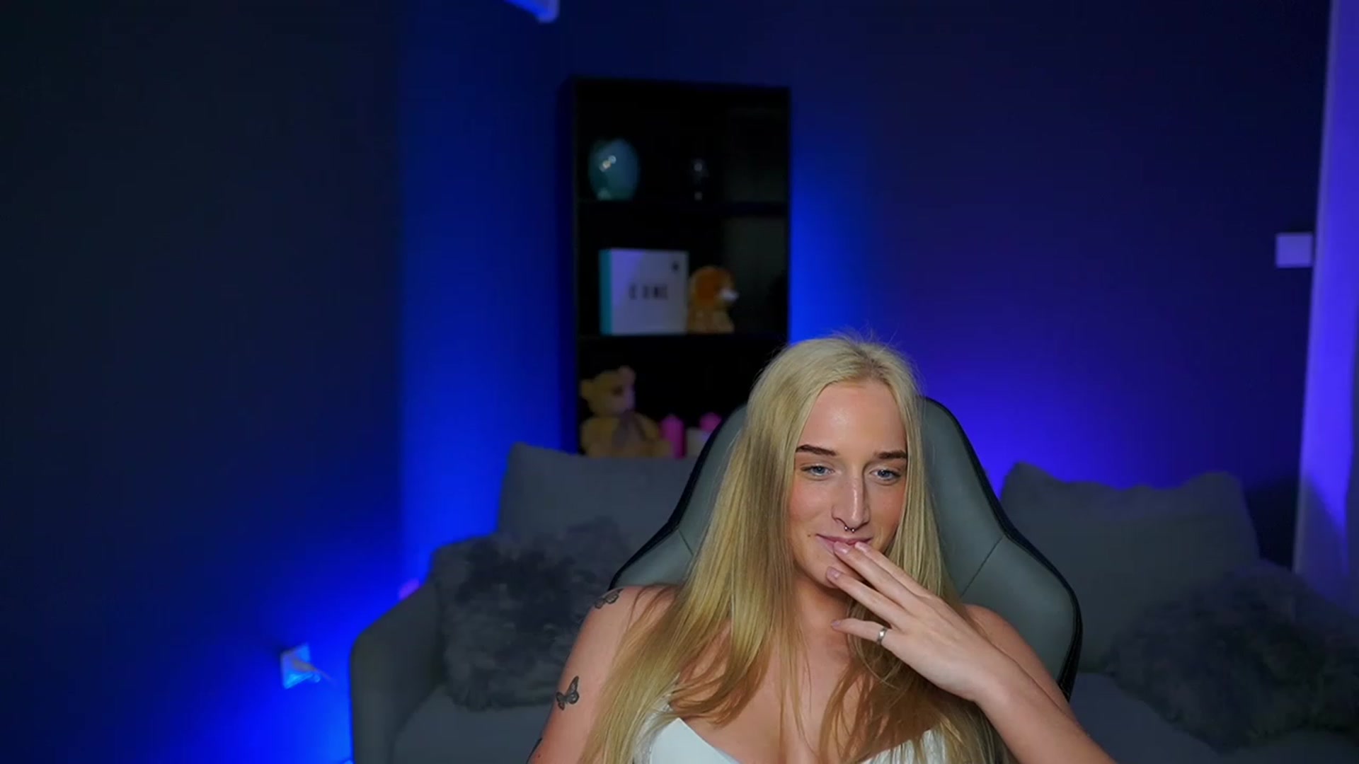 Gallery image thumbnail from NicoletteShea's myfreecams stream on, 04/05/2023, 11:41 image 18 of 20