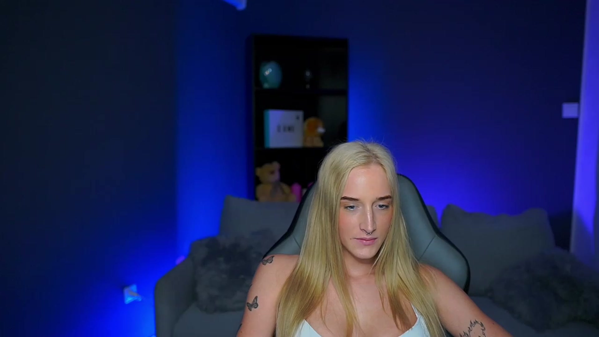 Gallery image thumbnail from NicoletteShea's myfreecams stream on, 04/05/2023, 11:41 image 11 of 20