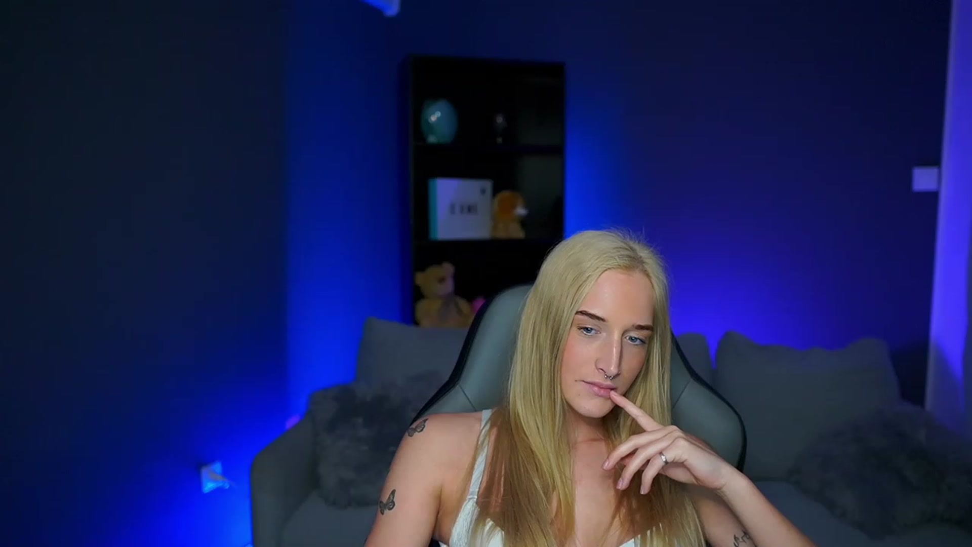 Gallery image thumbnail from NicoletteShea's myfreecams stream on, 04/05/2023, 11:41 image 13 of 20