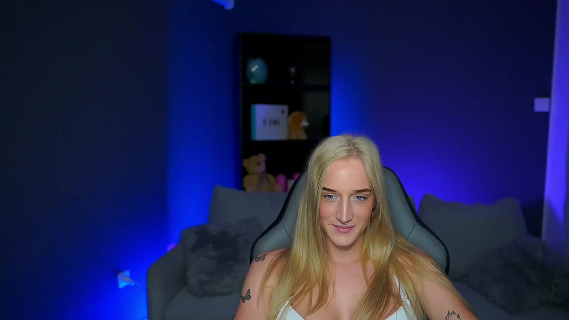 Gallery image thumbnail from NicoletteShea's myfreecams stream on, 04/05/2023, 11:41 image 16 of 20