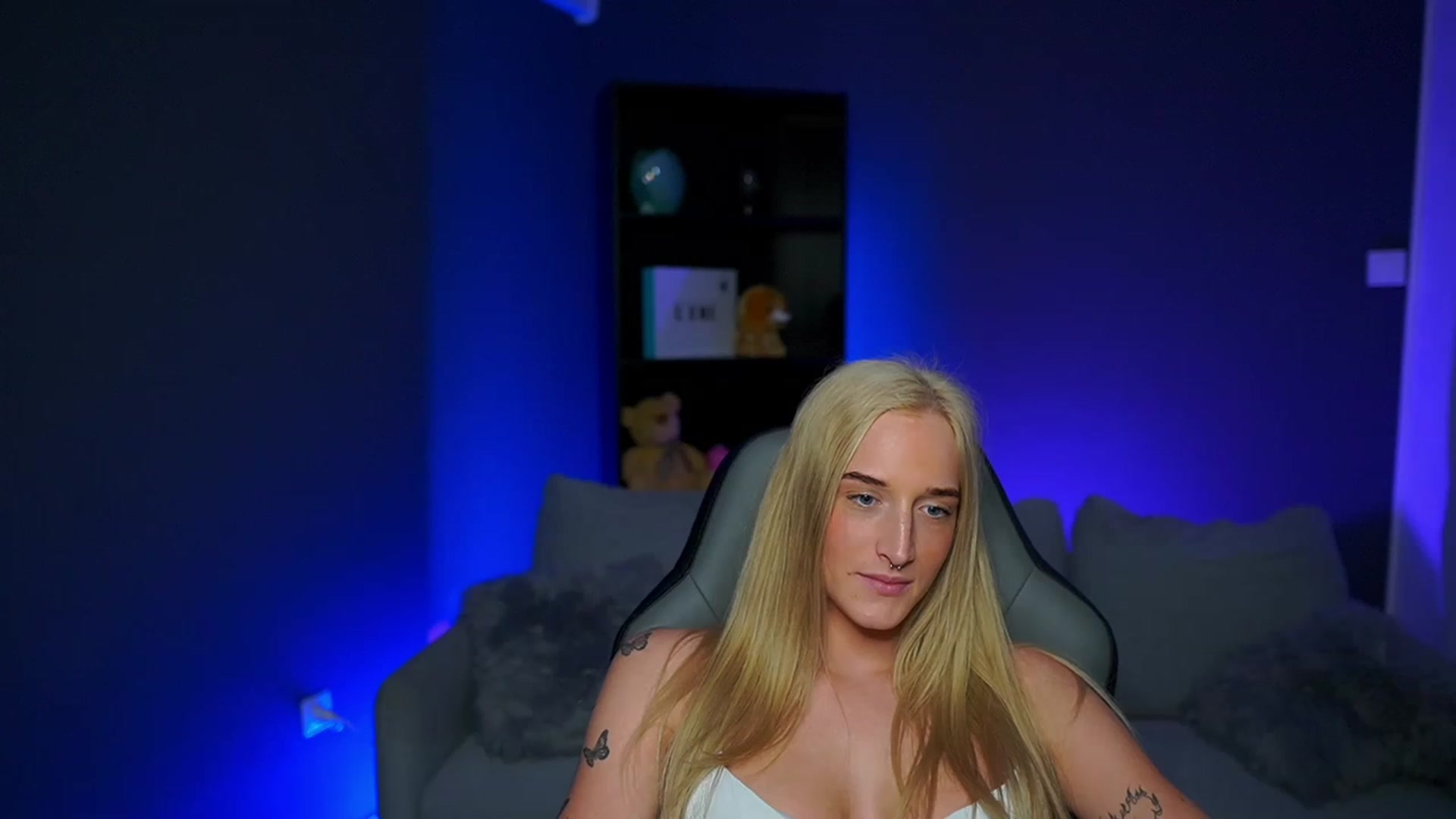 Gallery image thumbnail from NicoletteShea's myfreecams stream on, 04/05/2023, 11:41 image 17 of 20