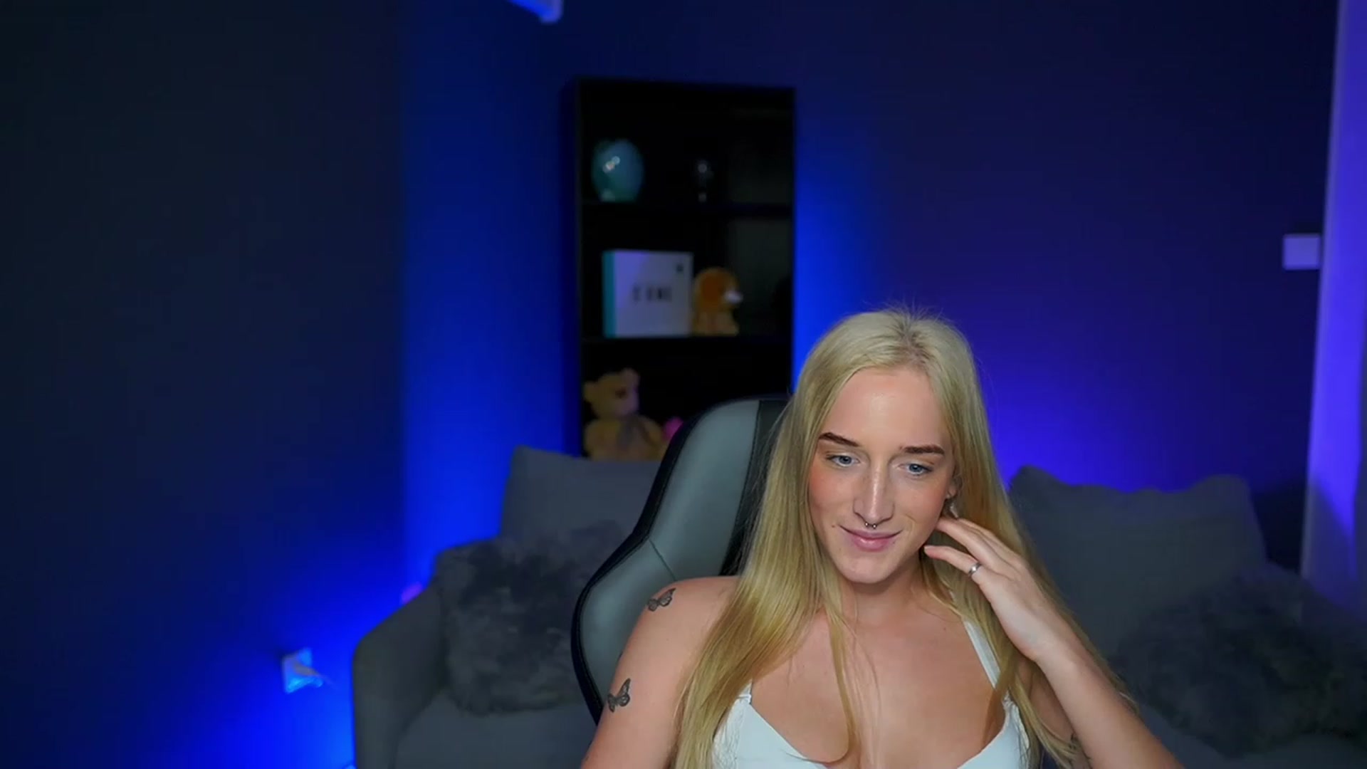 Gallery image thumbnail from NicoletteShea's myfreecams stream on, 04/05/2023, 11:41 image 14 of 20