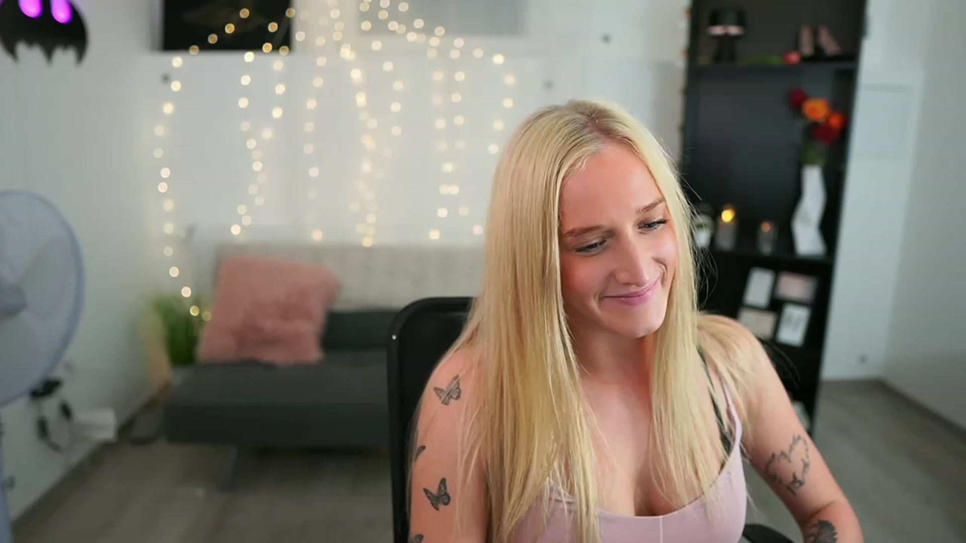 Gallery image thumbnail from NicoletteShea's myfreecams stream on, 05/09/2023, 17:24 image 9 of 20