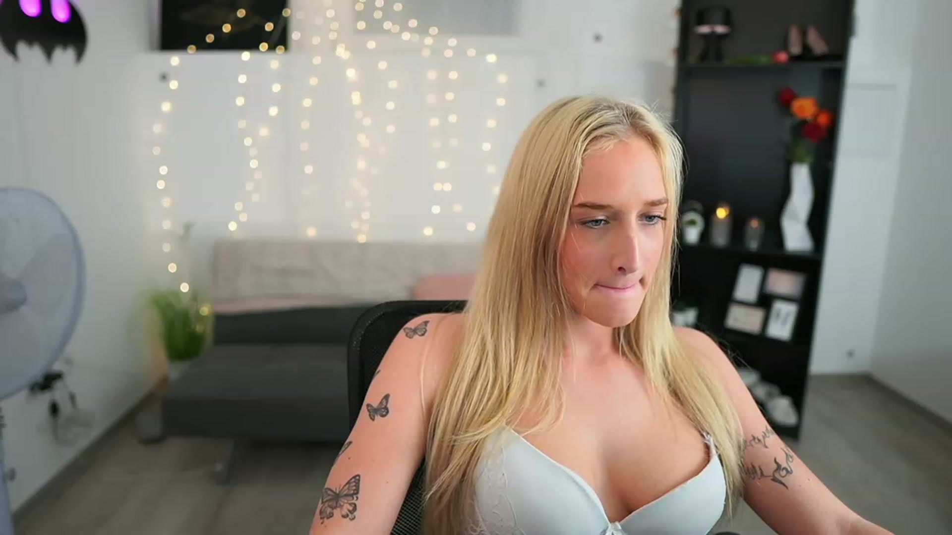 Gallery image thumbnail from NicoletteShea's myfreecams stream on, 05/11/2023, 11:59 image 19 of 20