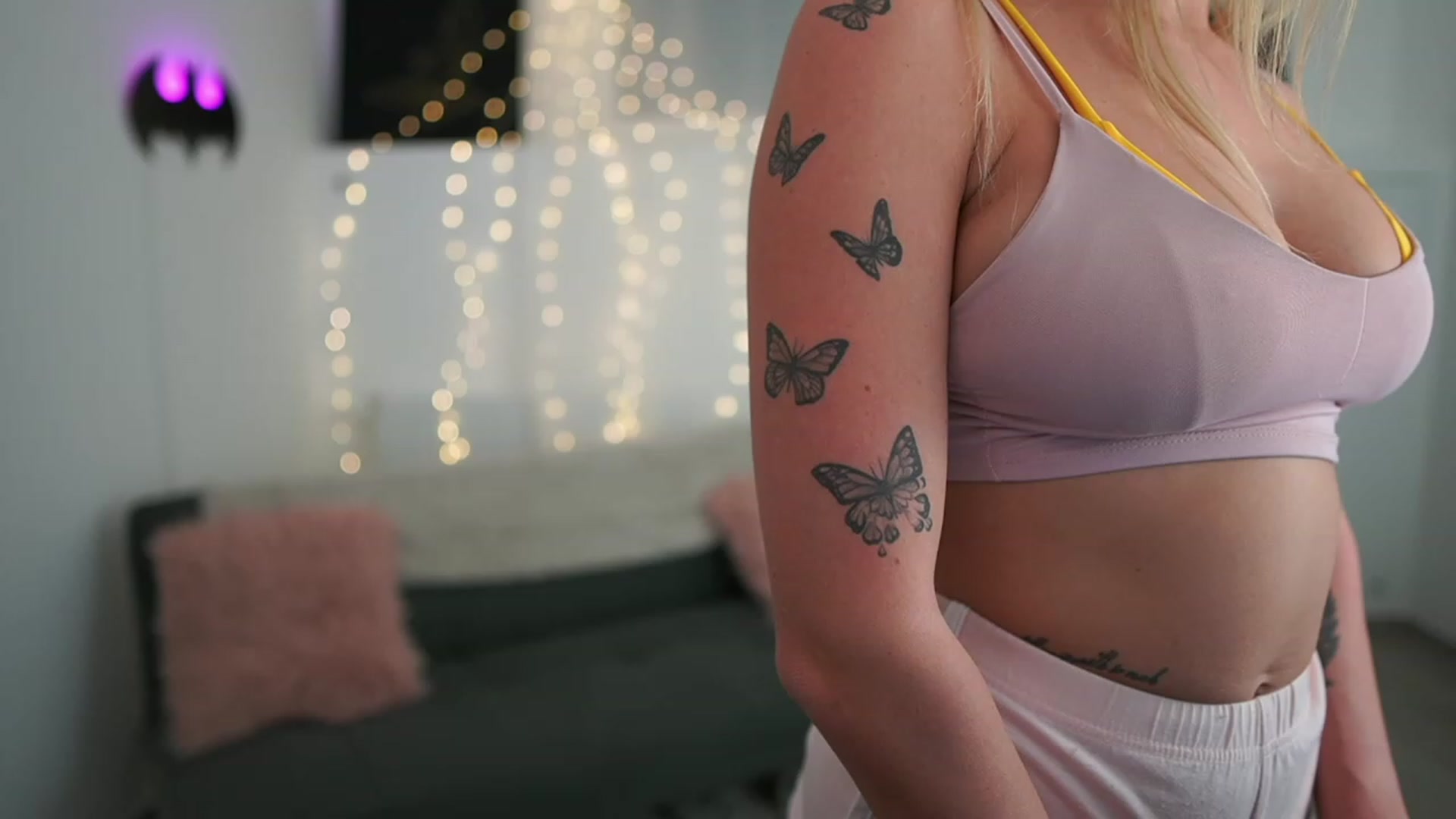 Gallery image thumbnail from NicoletteShea's myfreecams stream on, 05/24/2023, 20:03 image 6 of 20