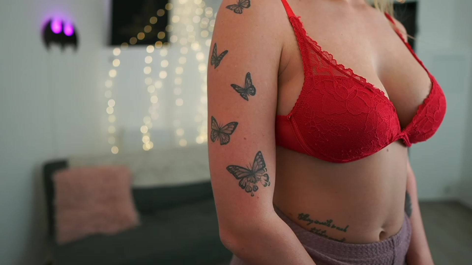 Gallery image thumbnail from NicoletteShea's myfreecams stream on, 05/25/2023, 16:33 image 16 of 20