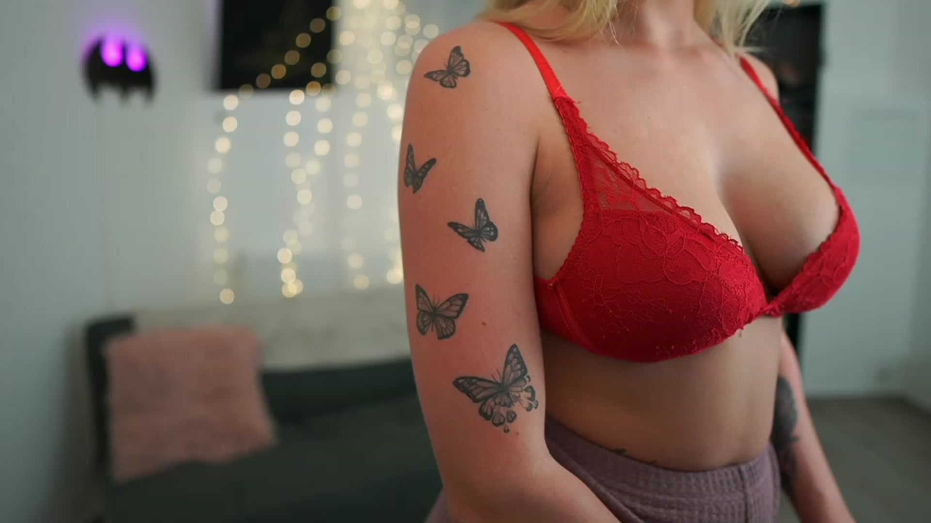 Gallery image thumbnail from NicoletteShea's myfreecams stream on, 05/25/2023, 16:33 image 1 of 20