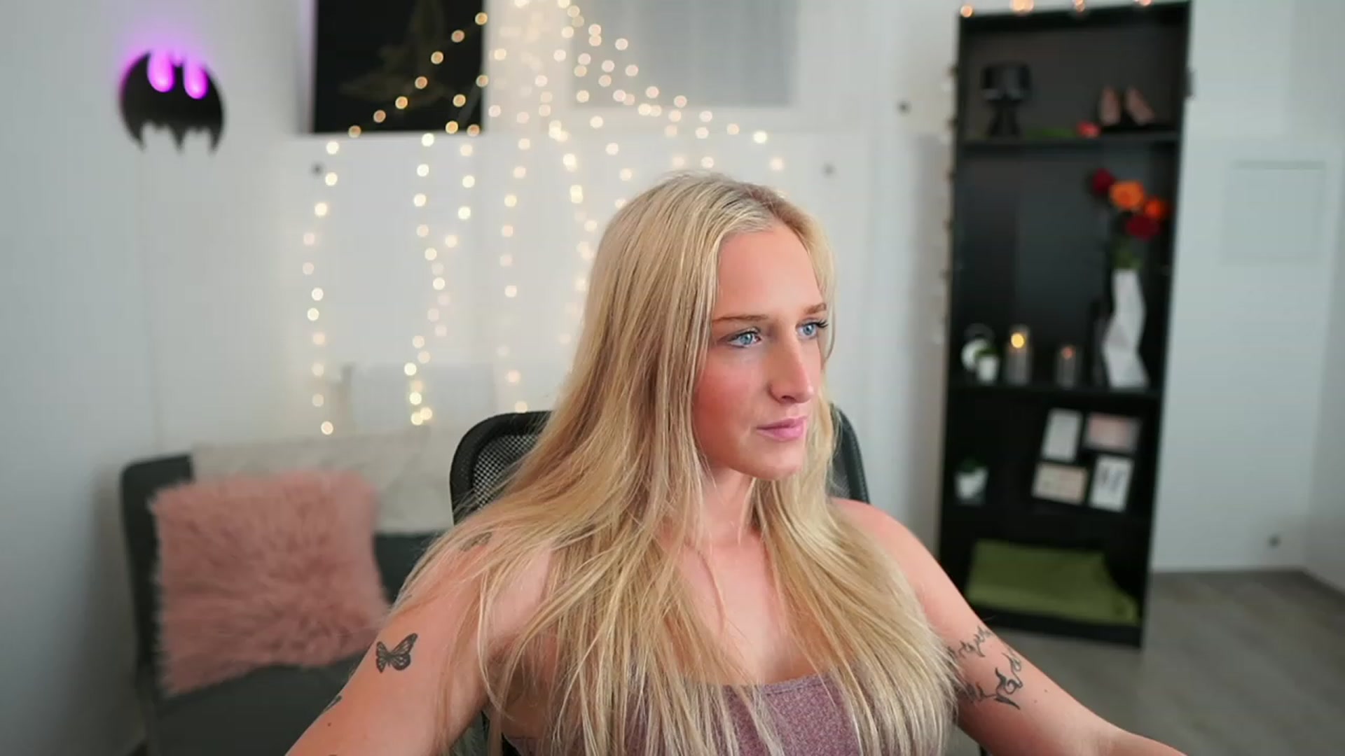Gallery image thumbnail from NicoletteShea's myfreecams stream on, 05/25/2023, 18:19 image 20 of 20