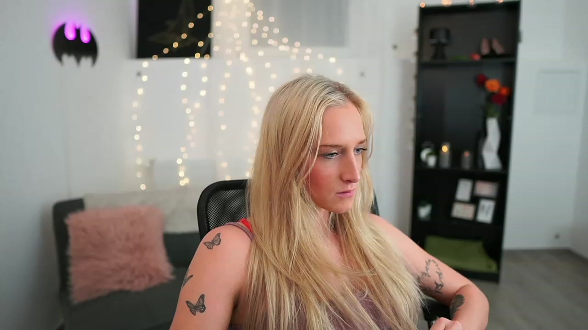 Gallery image thumbnail from NicoletteShea's myfreecams stream on, 05/25/2023, 18:19 image 19 of 20