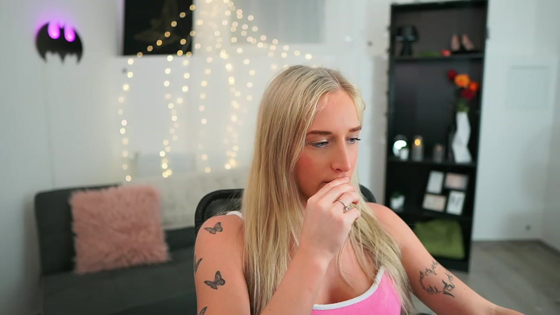 Gallery image thumbnail from NicoletteShea's myfreecams stream on, 06/05/2023, 20:37 image 5 of 20
