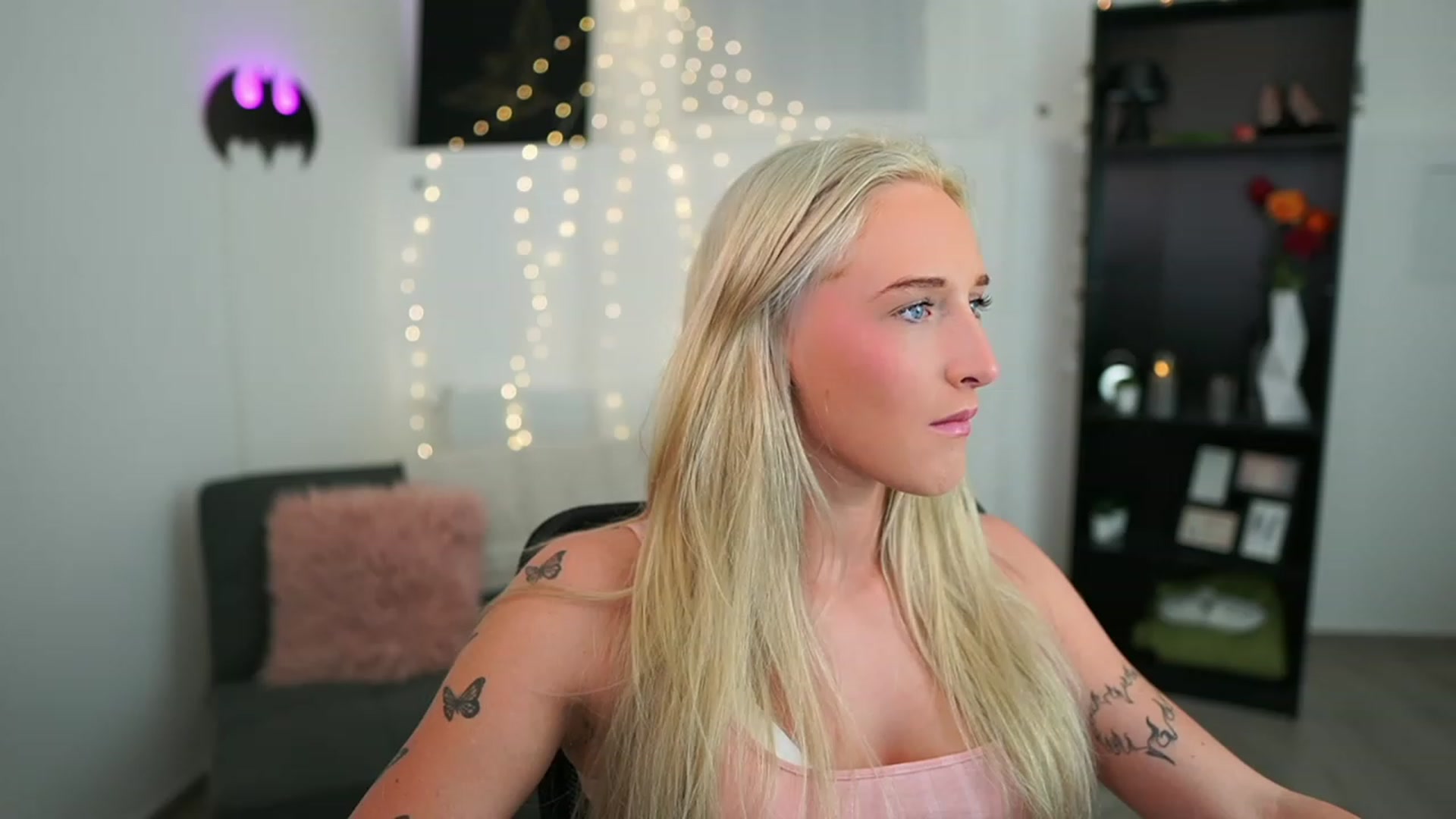 Gallery image thumbnail from NicoletteShea's myfreecams stream on, 06/11/2023, 13:51 image 8 of 20