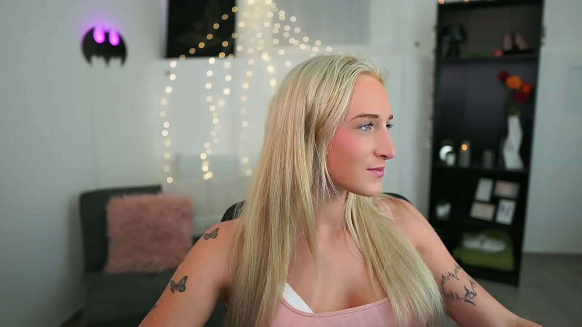 Gallery image thumbnail from NicoletteShea's myfreecams stream on, 06/11/2023, 13:51 image 3 of 20