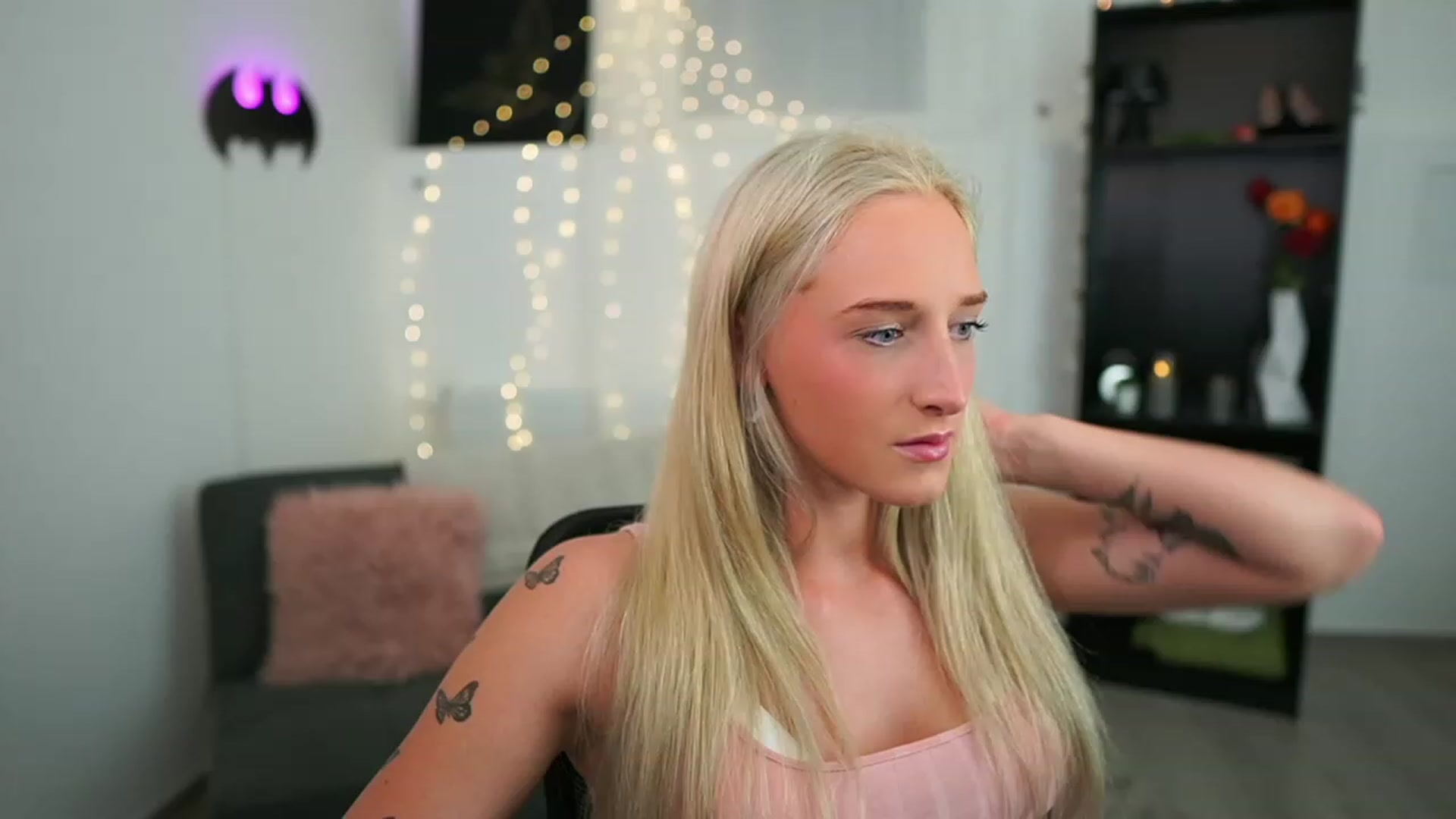 Gallery image thumbnail from NicoletteShea's myfreecams stream on, 06/11/2023, 13:51 image 5 of 20