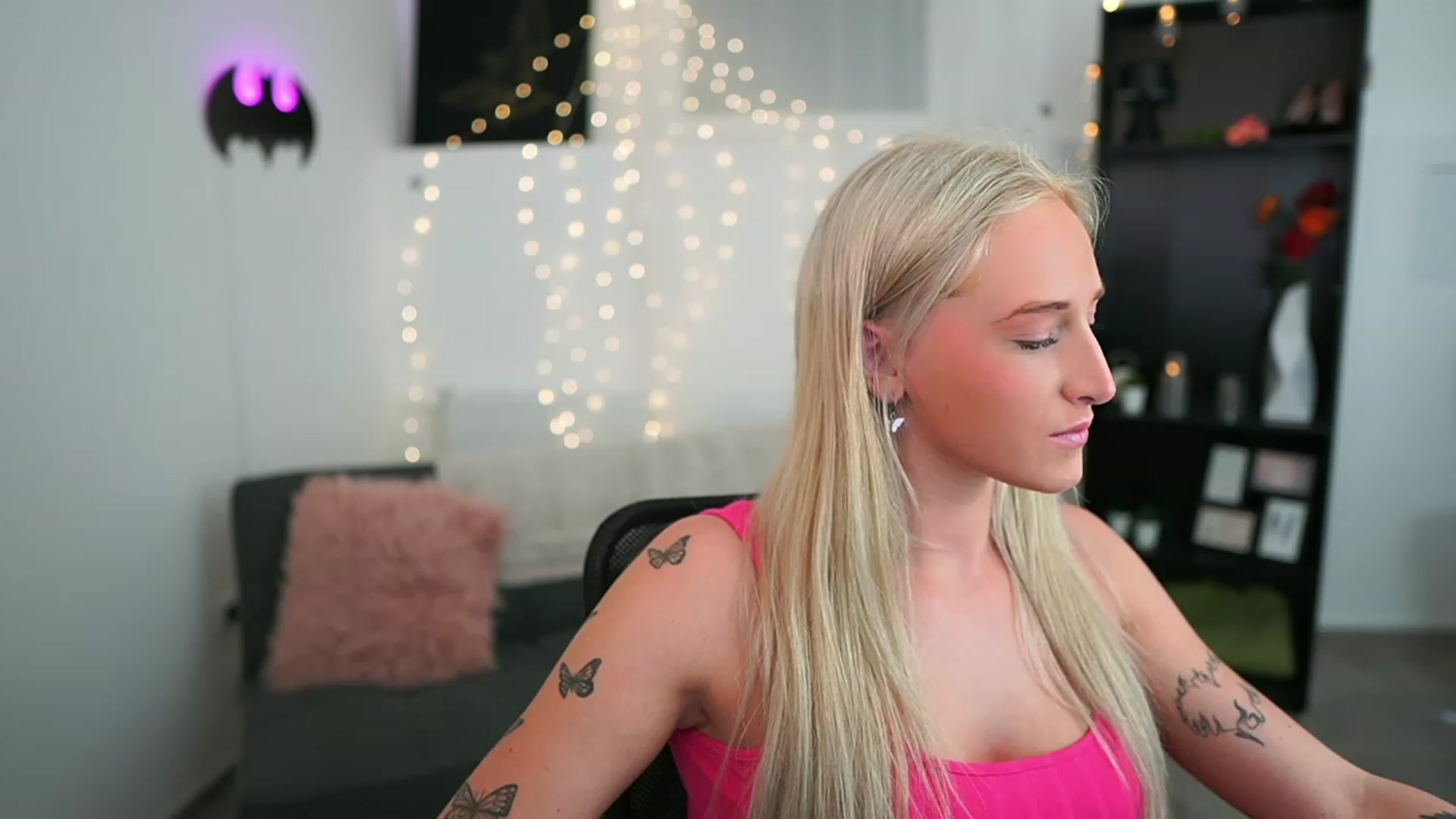 Gallery image thumbnail from NicoletteShea's myfreecams stream on, 06/14/2023, 19:24 image 2 of 20