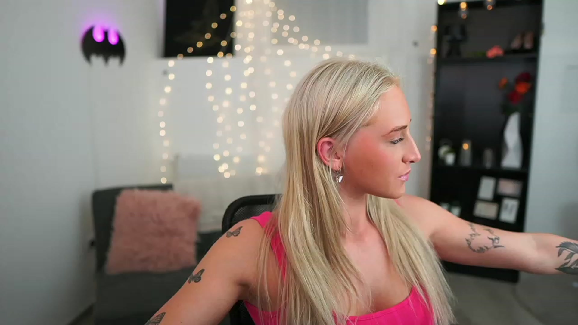 Gallery image thumbnail from NicoletteShea's myfreecams stream on, 06/14/2023, 19:24 image 1 of 20