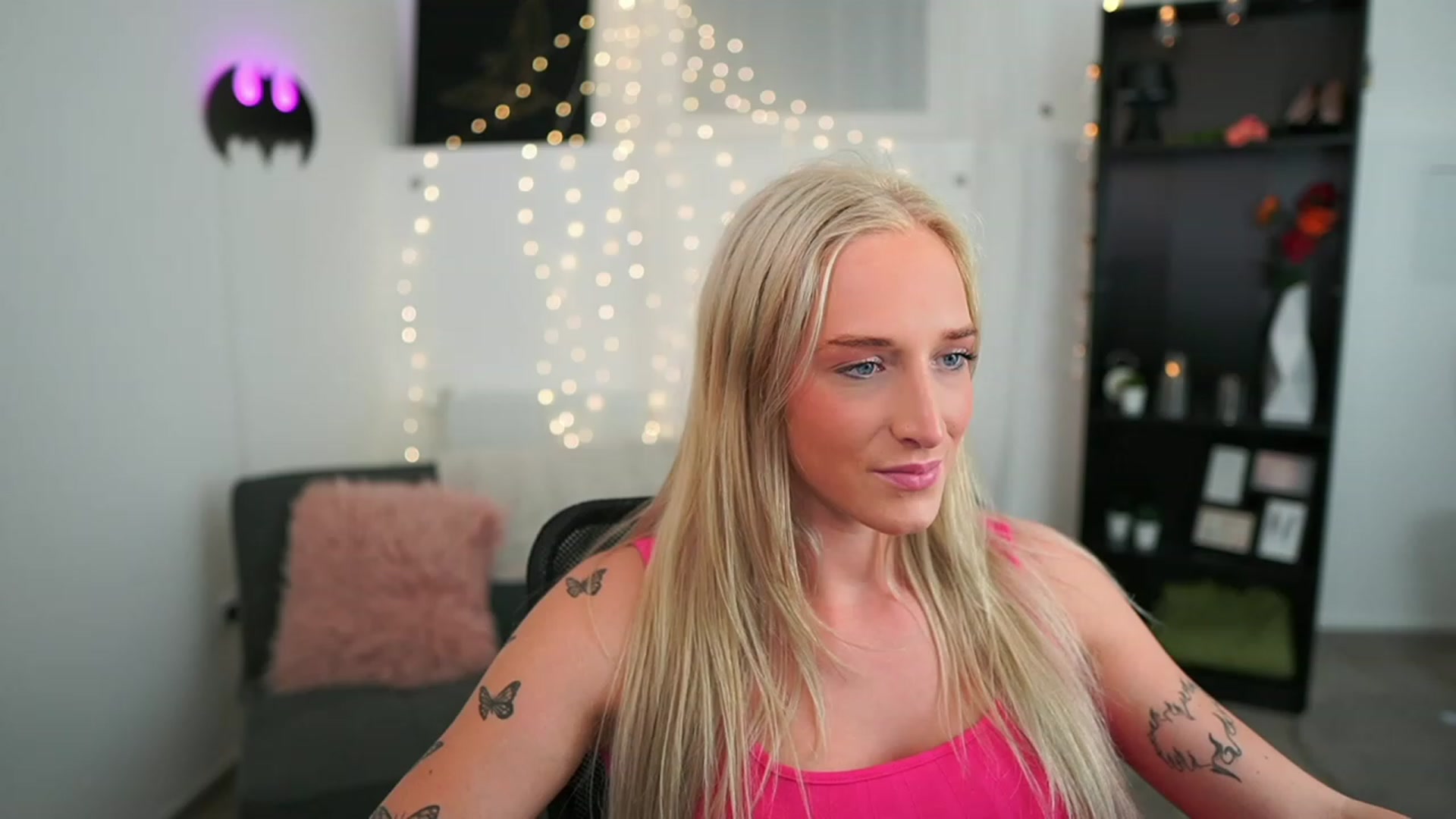 Gallery image thumbnail from NicoletteShea's myfreecams stream on, 06/14/2023, 21:35 image 1 of 20