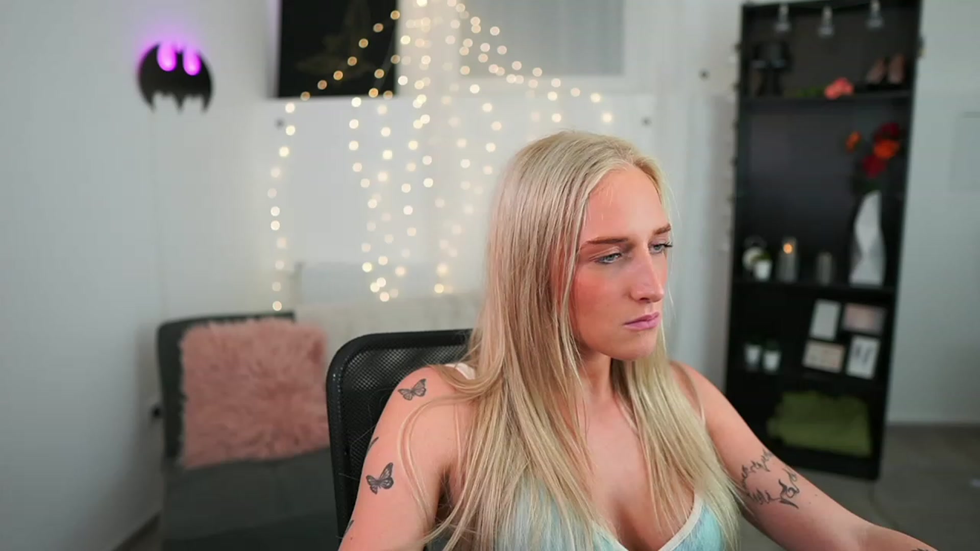 Gallery image thumbnail from NicoletteShea's myfreecams stream on, 06/15/2023, 19:18 image 13 of 20