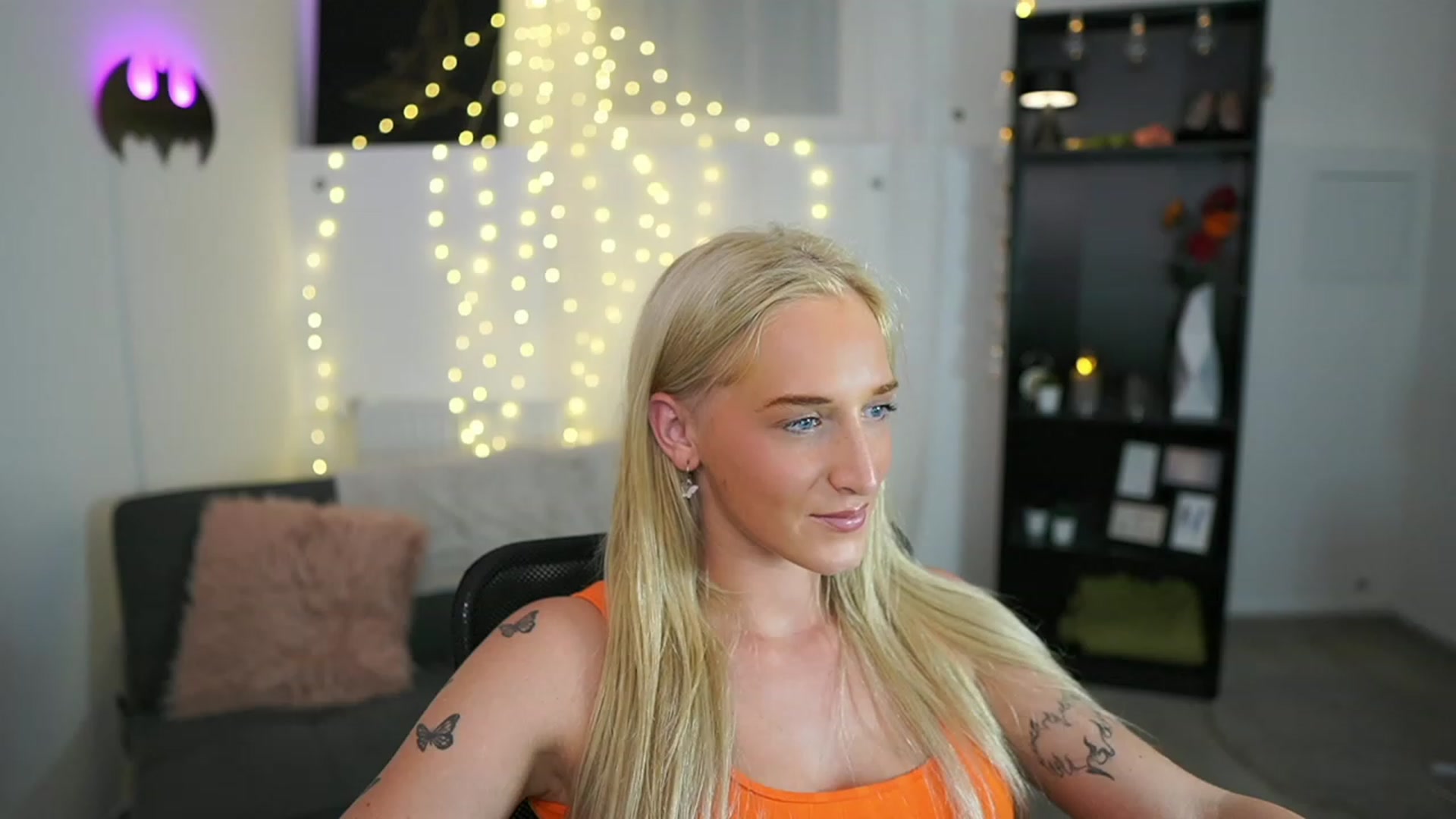 Gallery image thumbnail from NicoletteShea's myfreecams stream on, 06/20/2023, 23:32 image 10 of 20