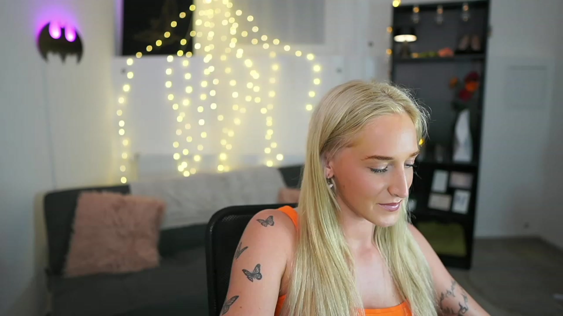 Gallery image thumbnail from NicoletteShea's myfreecams stream on, 06/20/2023, 23:32 image 3 of 20