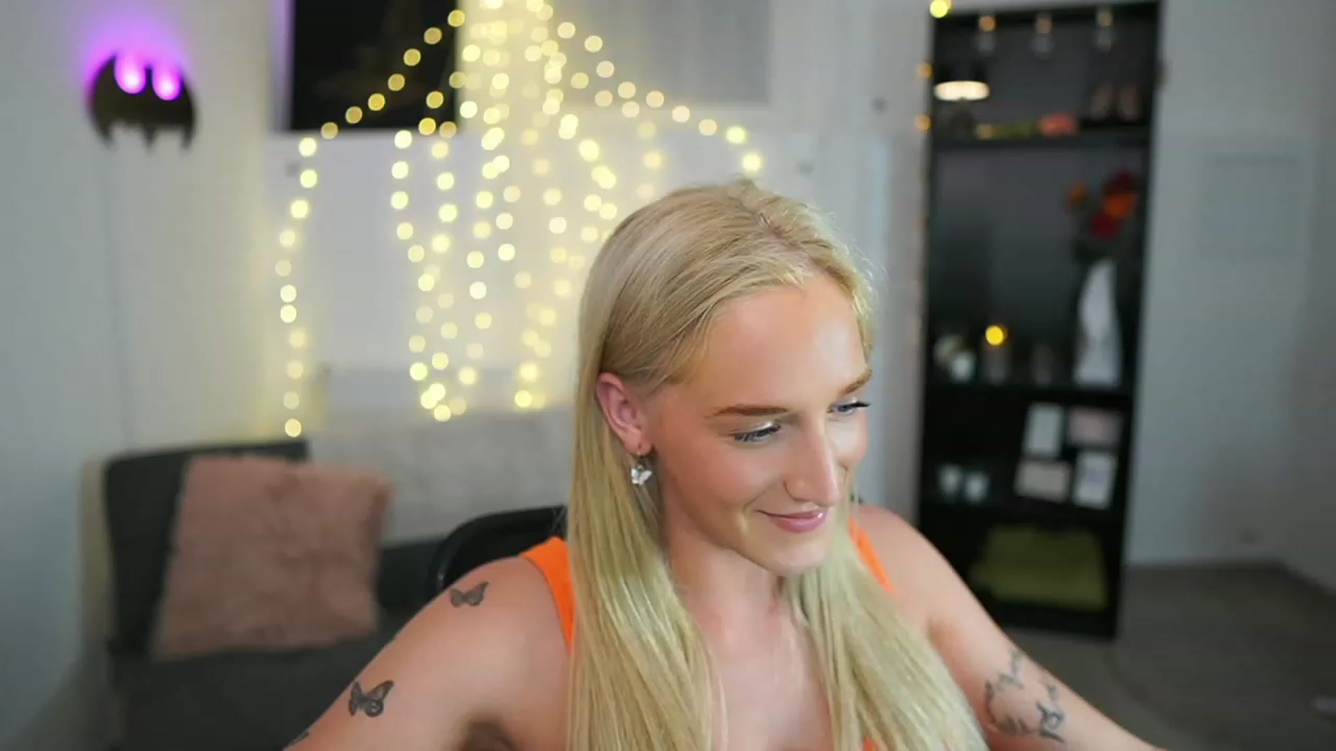 Gallery image thumbnail from NicoletteShea's myfreecams stream on, 06/20/2023, 23:32 image 8 of 20