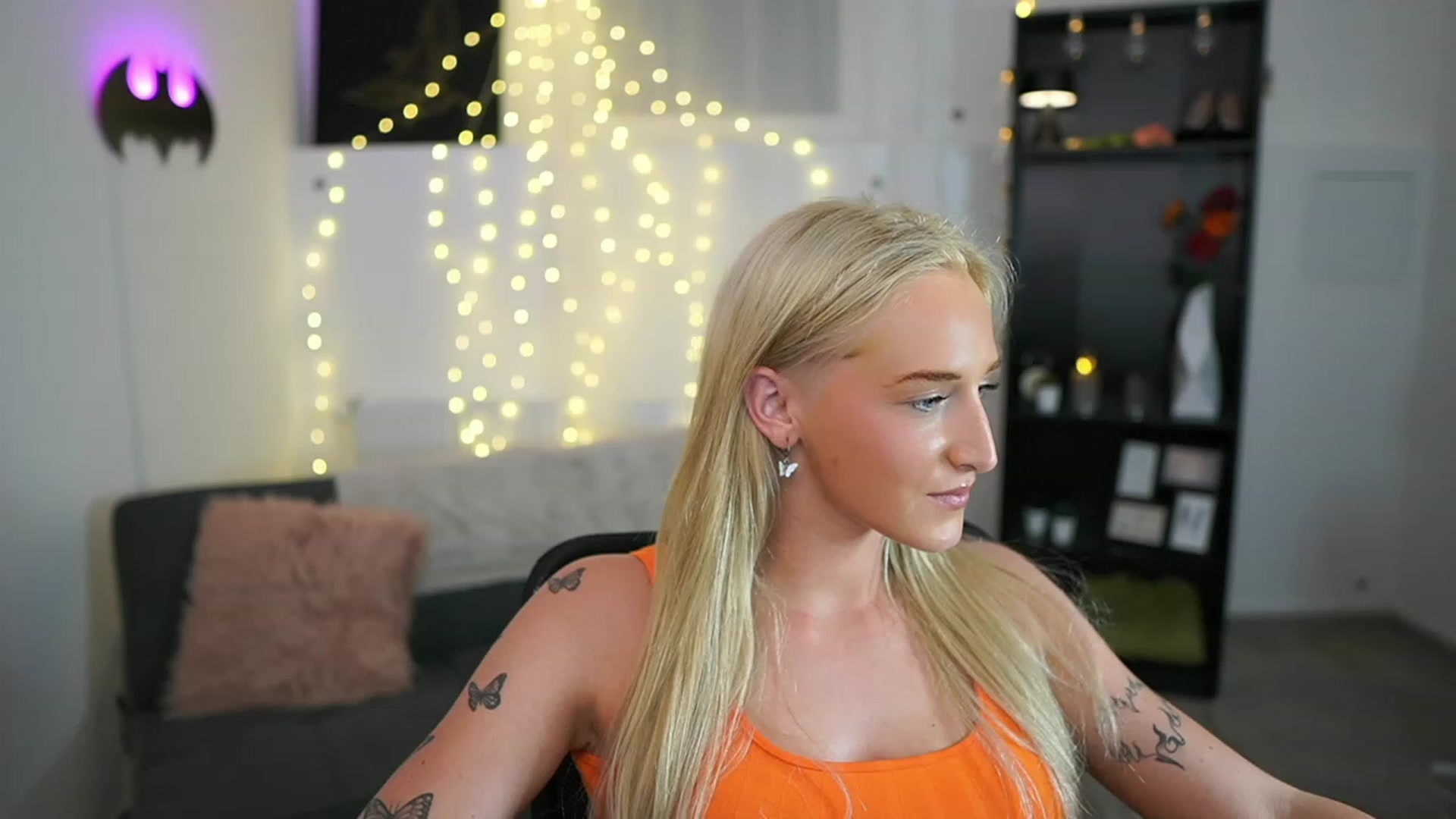 Gallery image thumbnail from NicoletteShea's myfreecams stream on, 06/20/2023, 23:32 image 4 of 20
