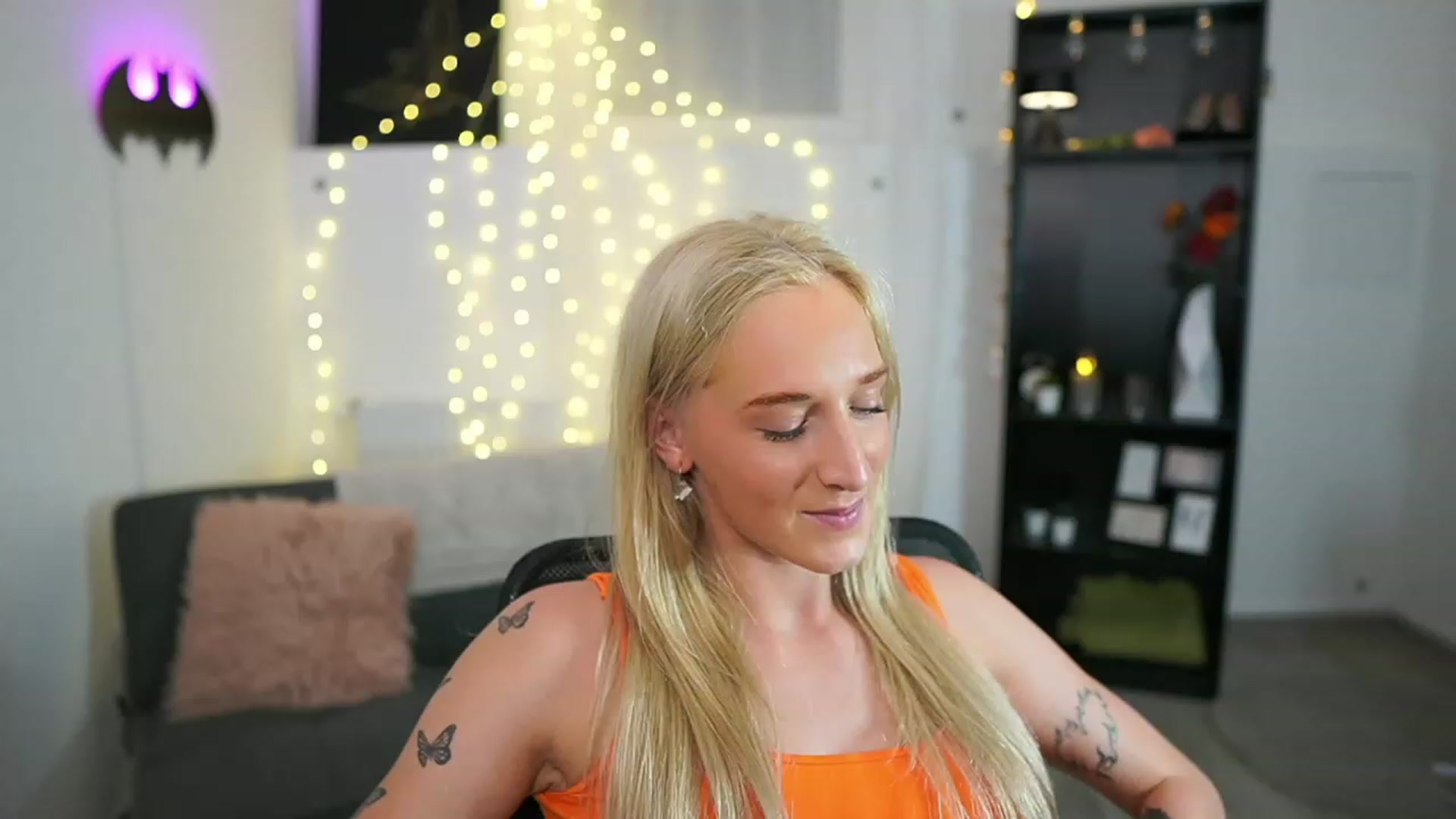 Gallery image thumbnail from NicoletteShea's myfreecams stream on, 06/21/2023, 24:01 image 11 of 20