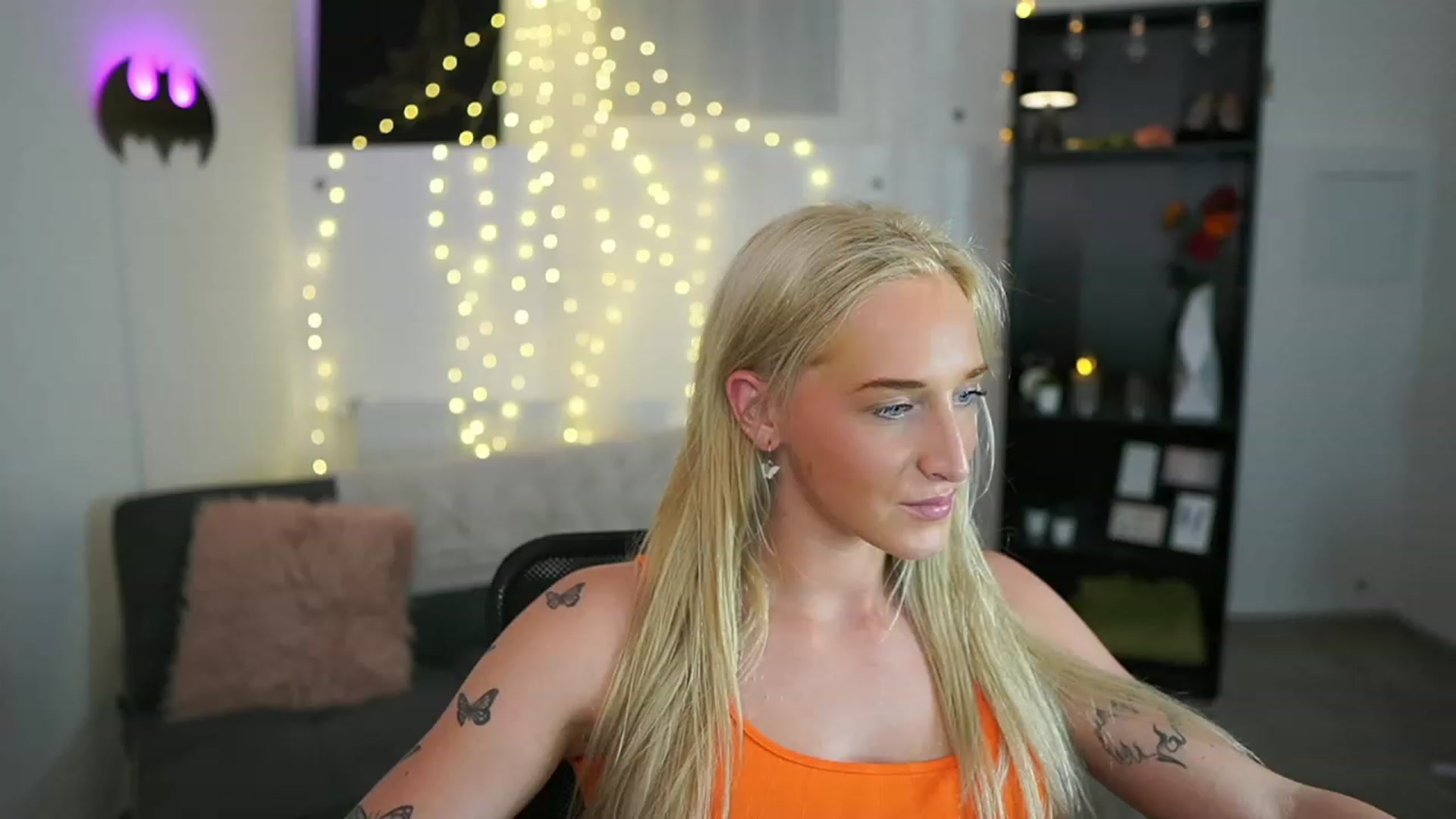 Gallery image thumbnail from NicoletteShea's myfreecams stream on, 06/21/2023, 24:01 image 1 of 20