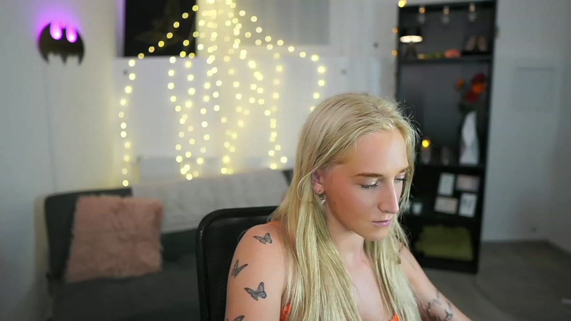 Gallery image thumbnail from NicoletteShea's myfreecams stream on, 06/21/2023, 24:01 image 19 of 20